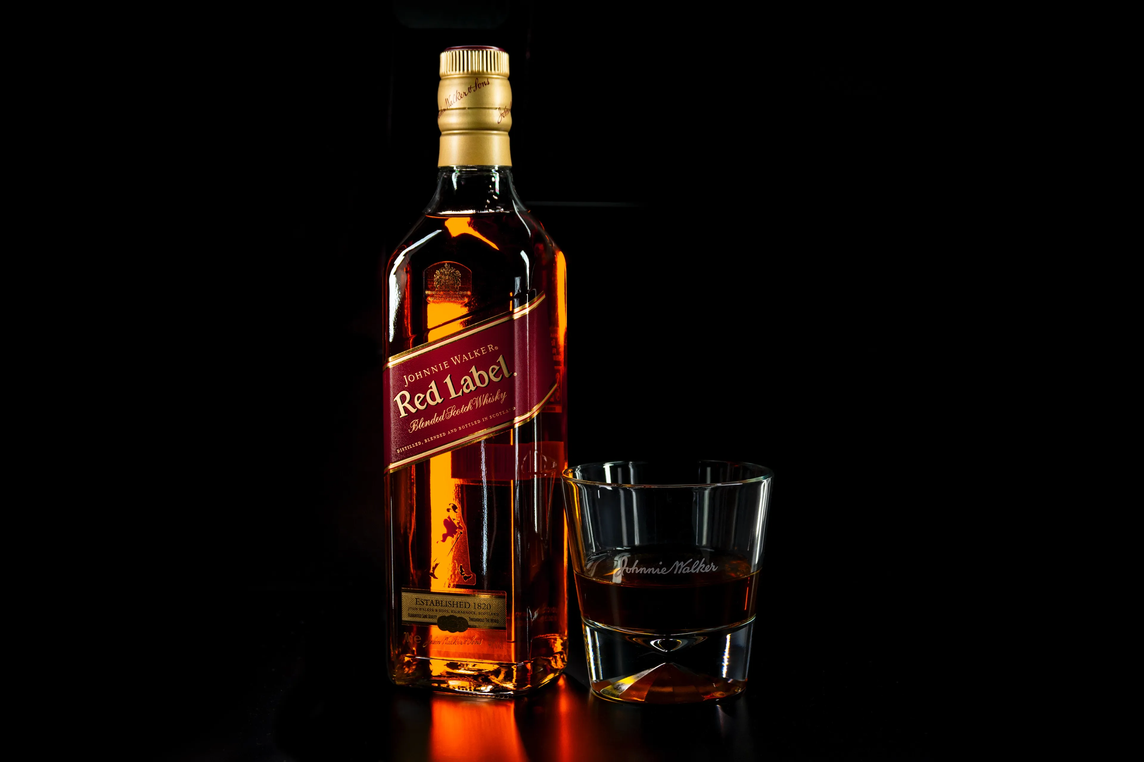 Grootste NAVO oefening ooit bezig, maar hoeveel Johnnie Walker is er ingeslagen?