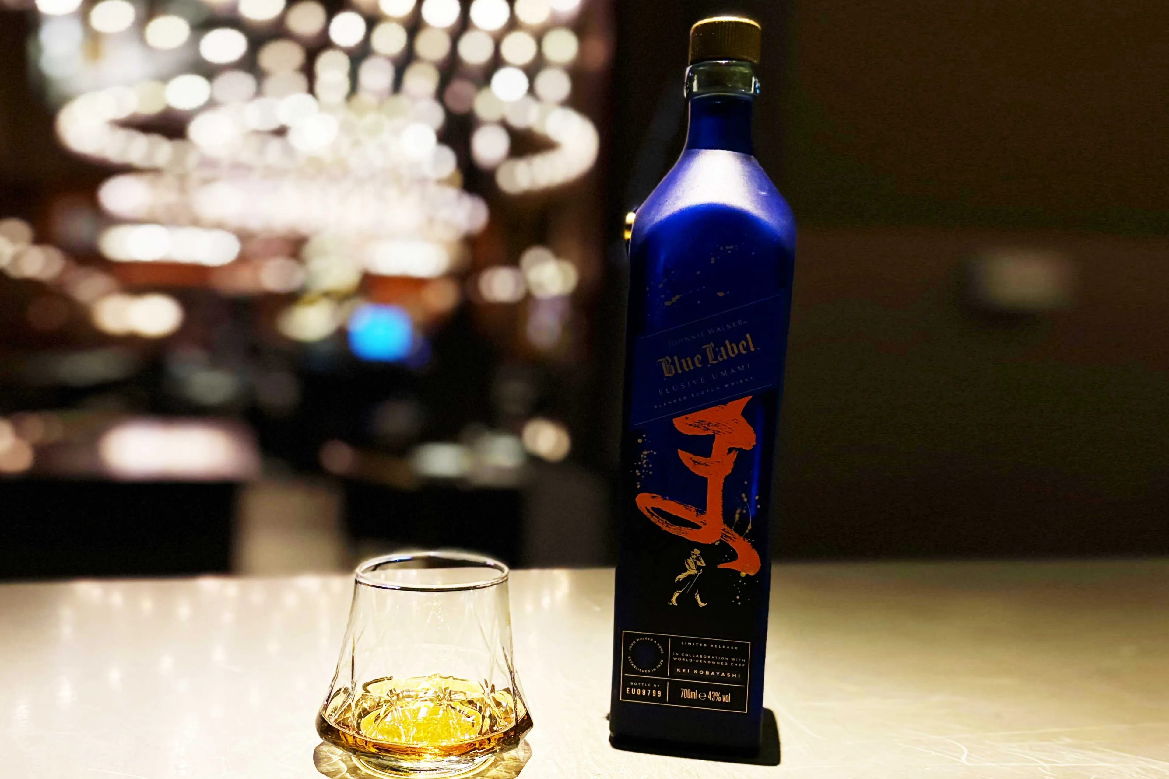 Luxe whisky proeven in een oude bank