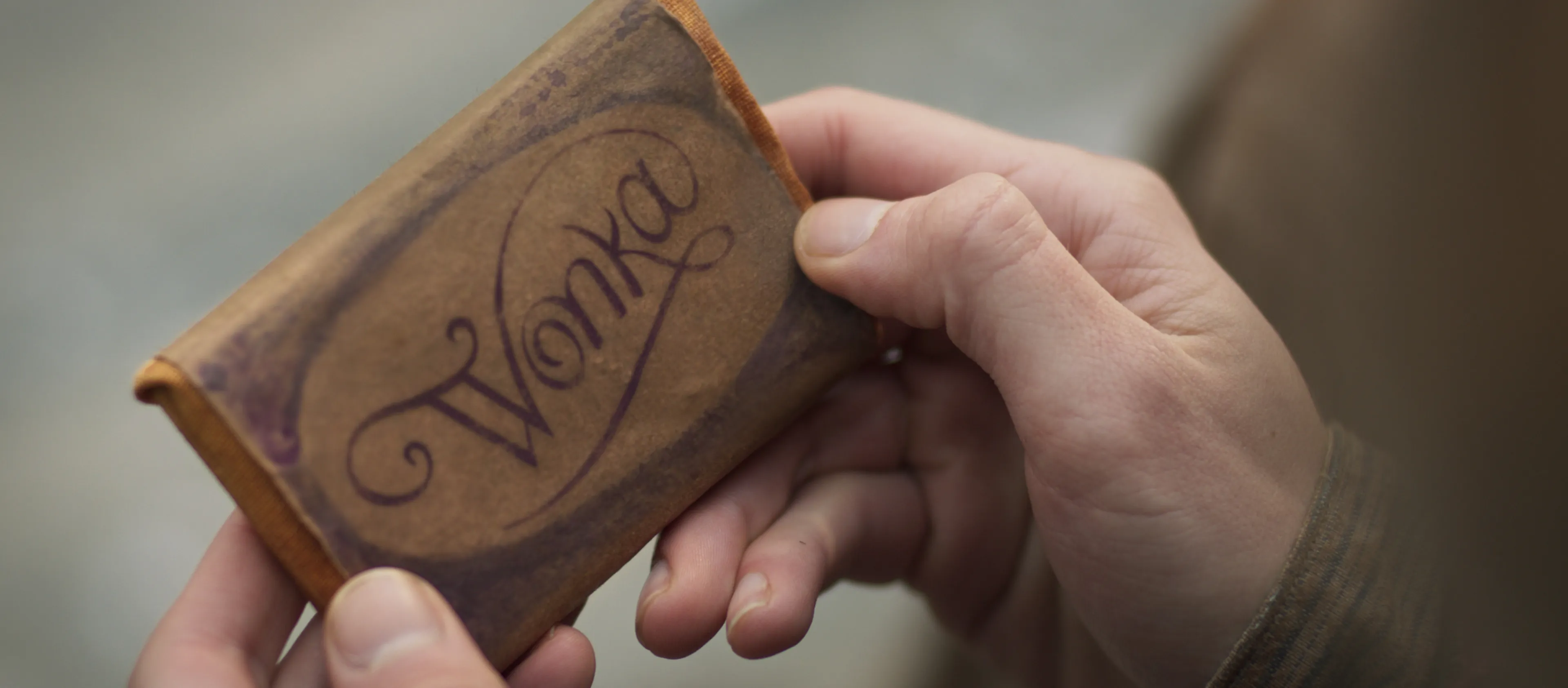 Timothée Chalamet proeft wel hele bijzondere chocolade in Willy Wonka