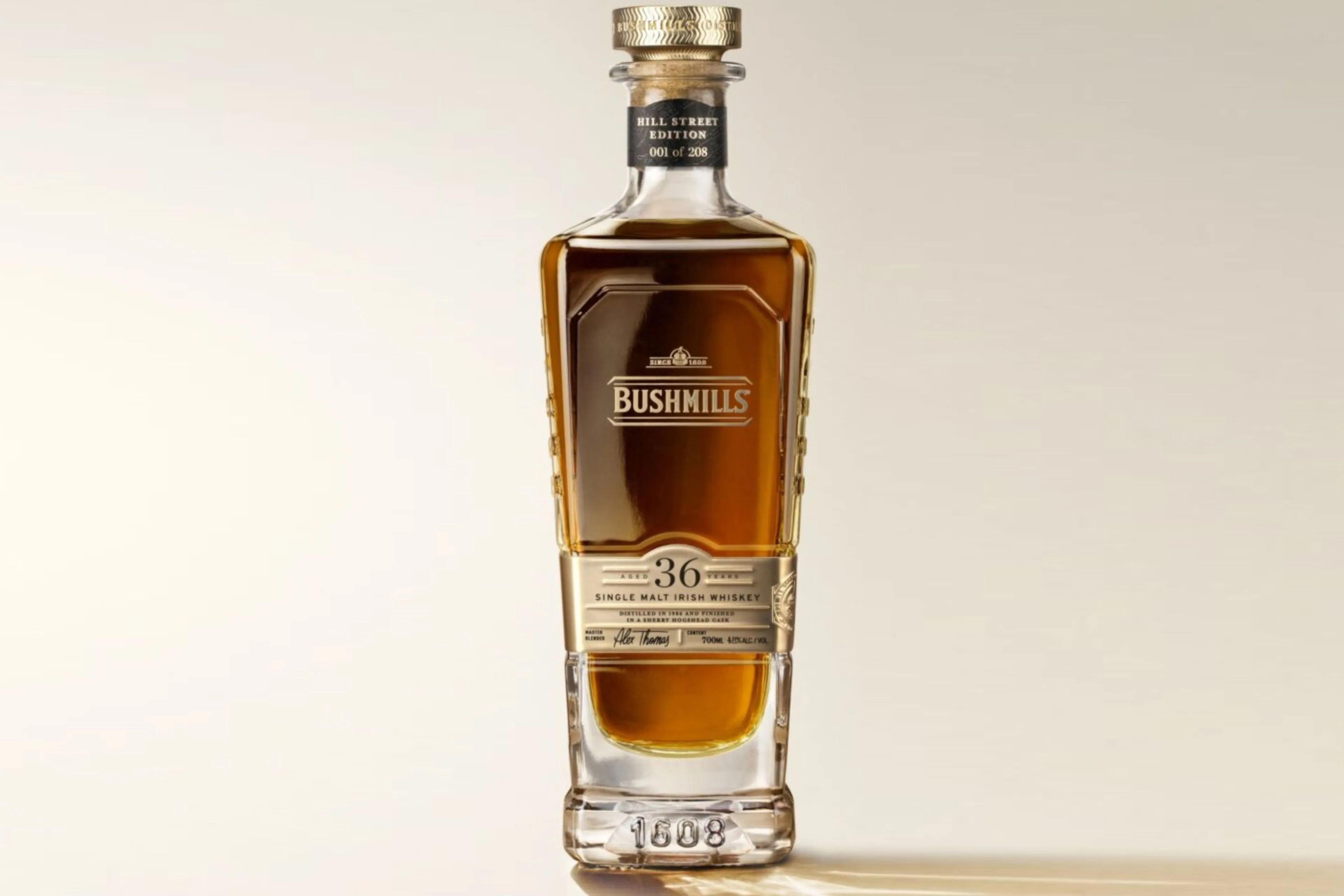 Ierse distilleerderij onthult haar oudste whiskey tot nu toe
