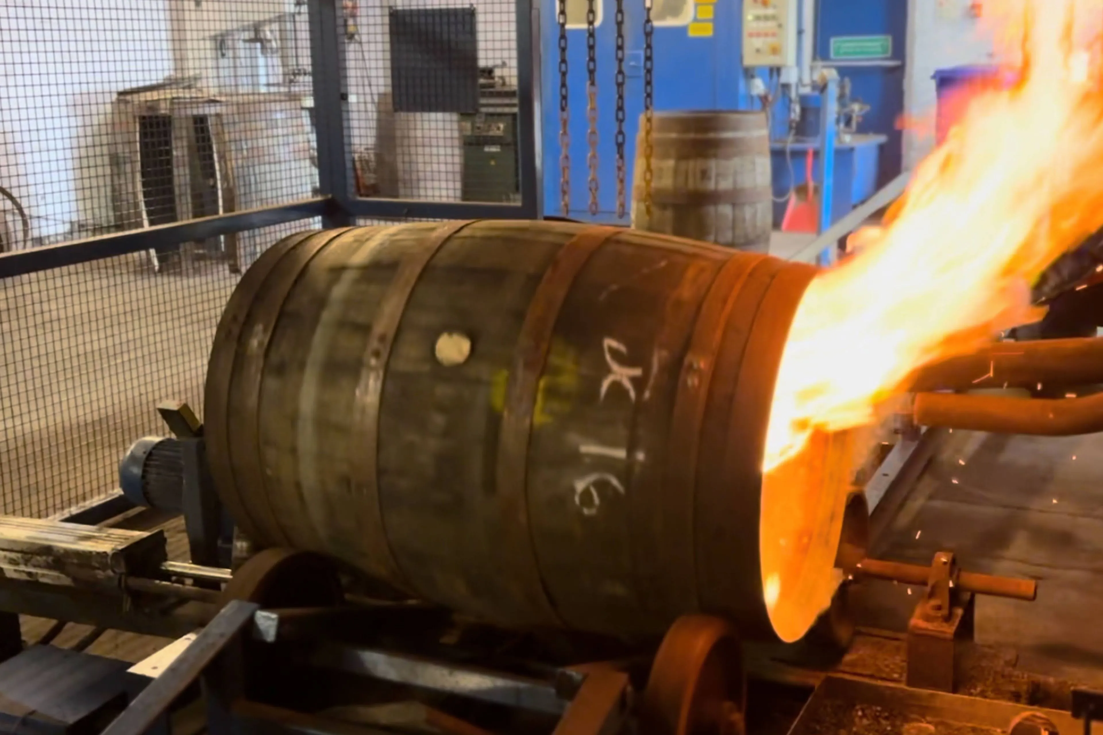 loch lomond distillery charring cooper whisky