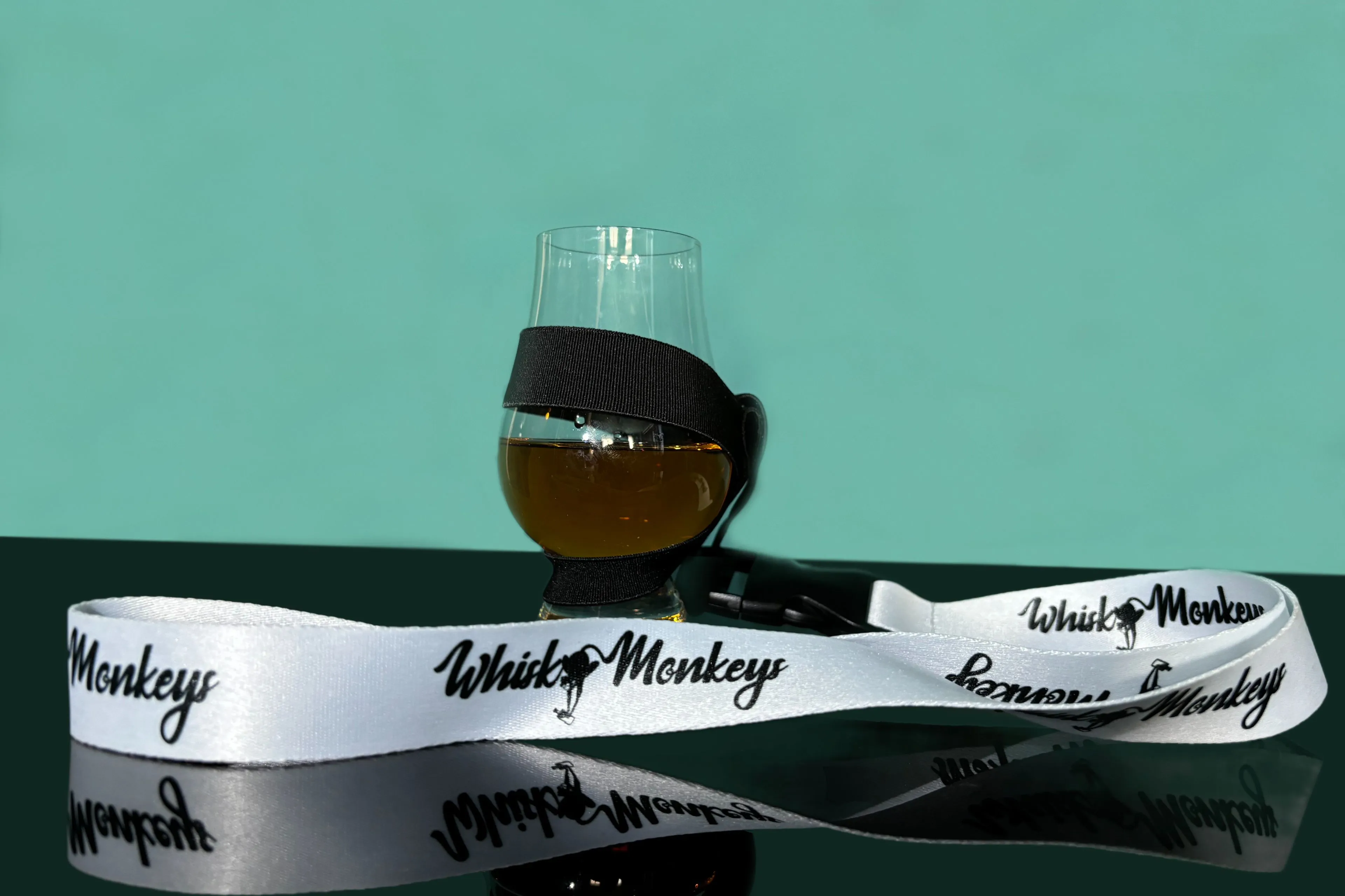 Met een whiskykeycord kun je rustig rondlopen op een festival