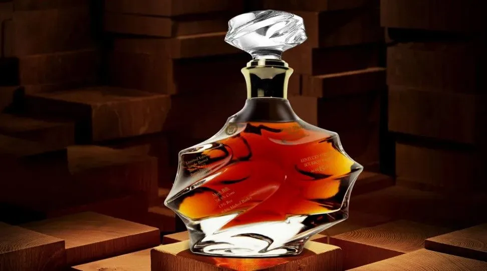 Deze Chinese single malt whisky zit in een hele luxe fles