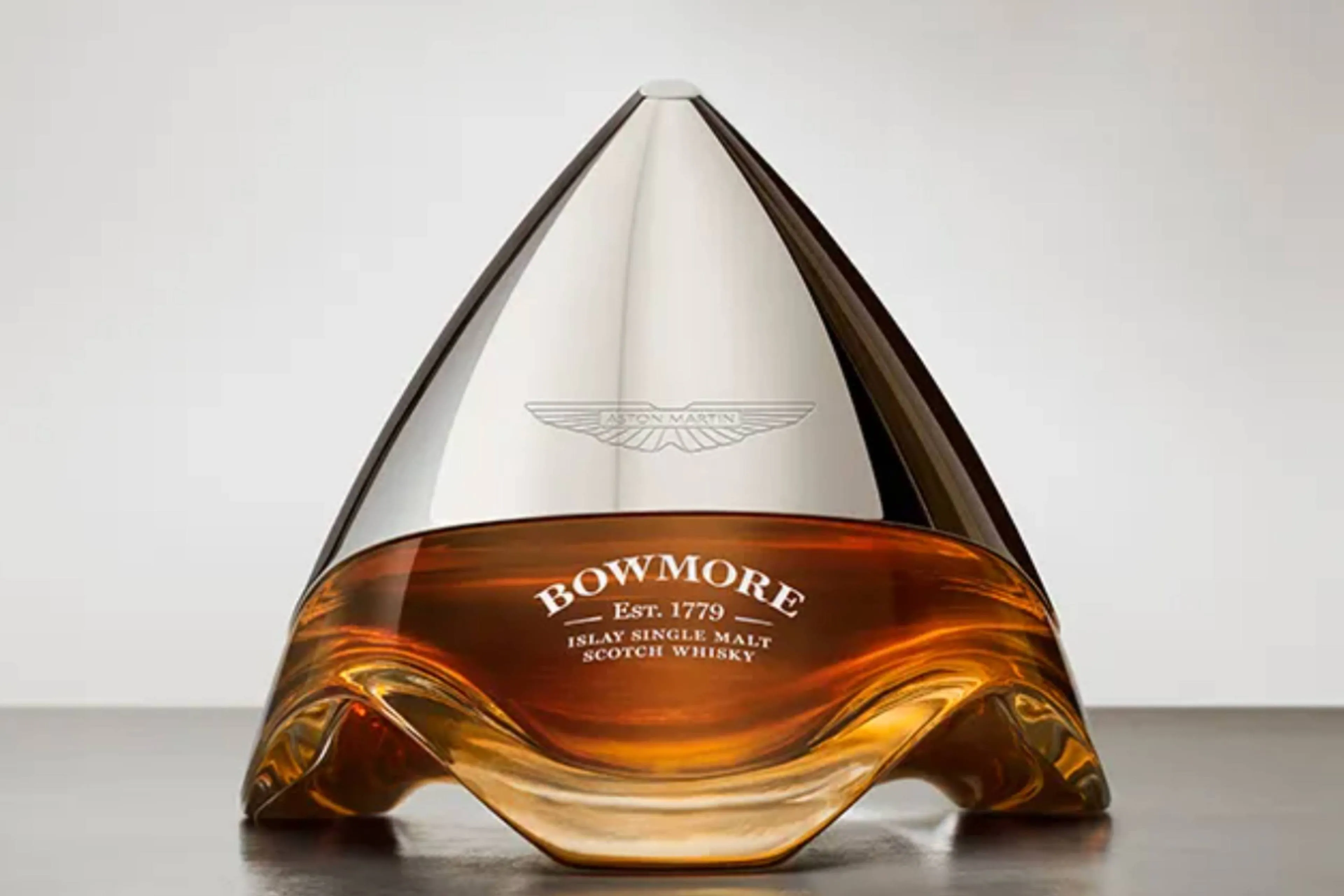 Bowmore onthult ARC-54: een 54 jaar oude whisky uit 1968