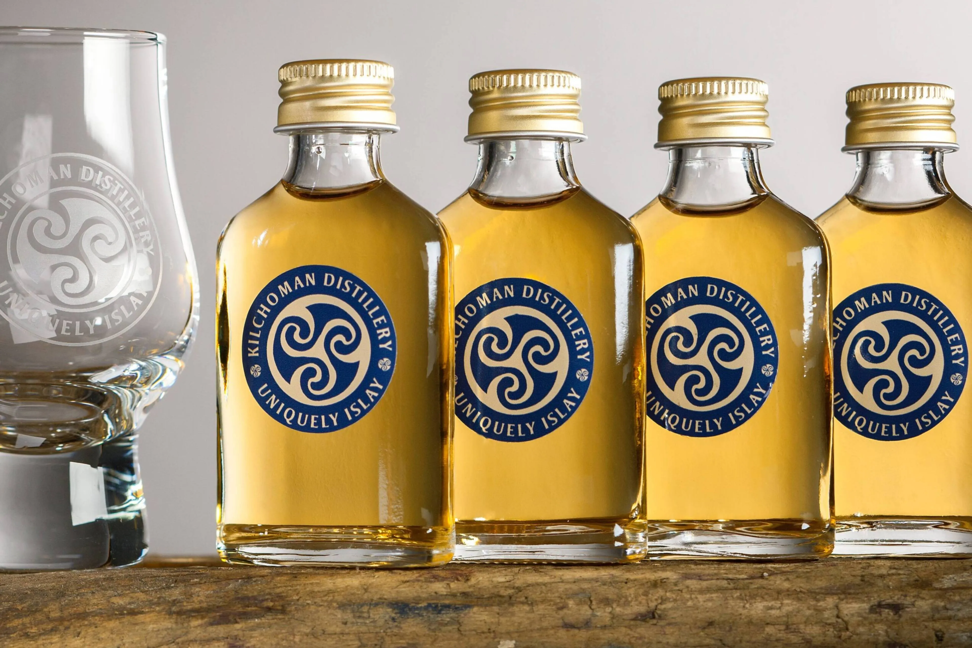 De nieuwe Kilchoman whisky tasting set geeft je de kans om limited release whisky's te proberen