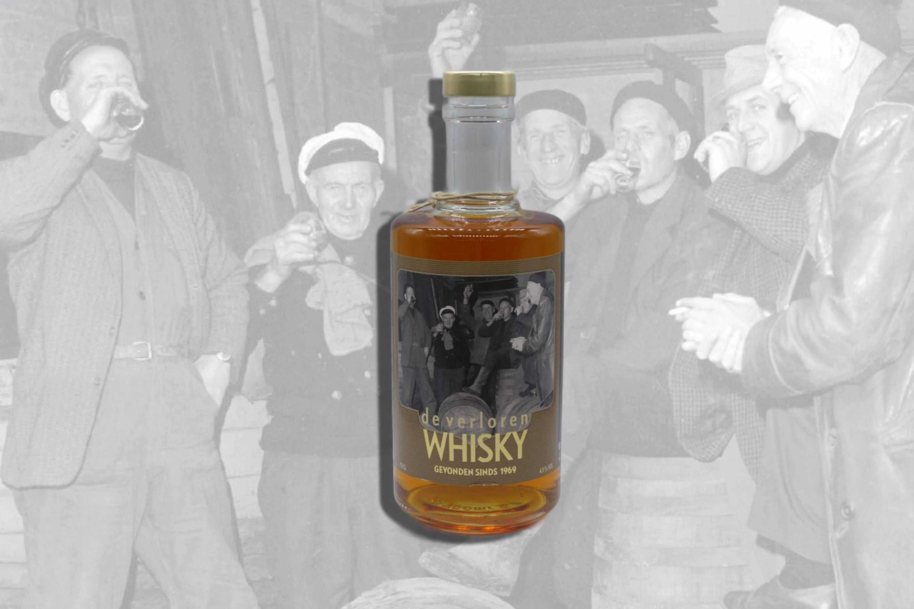Verloren whisky fles met achtergrond