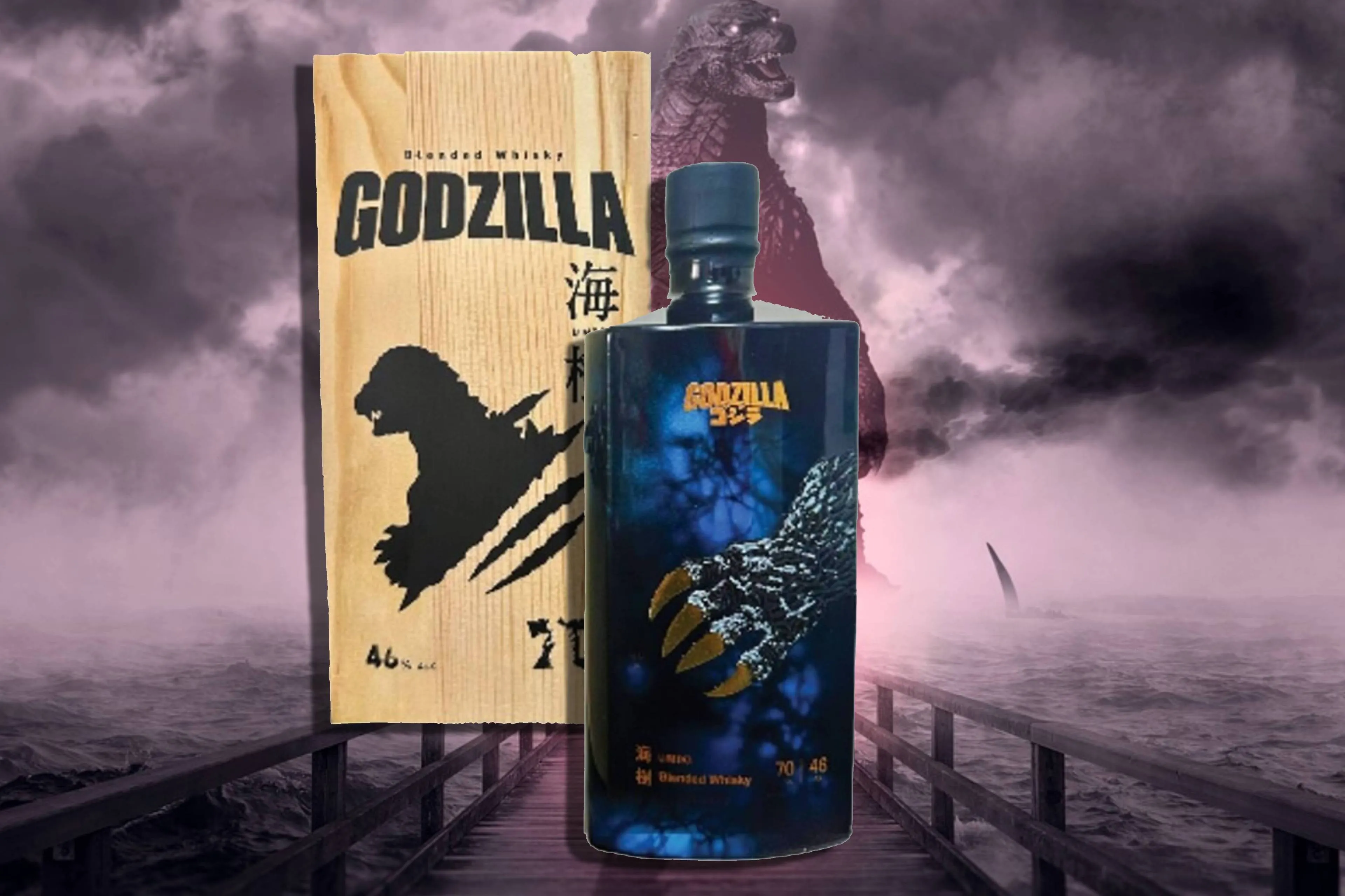 Umiki Godzilla Blended whisky met godzilla zelf op de achtergrond