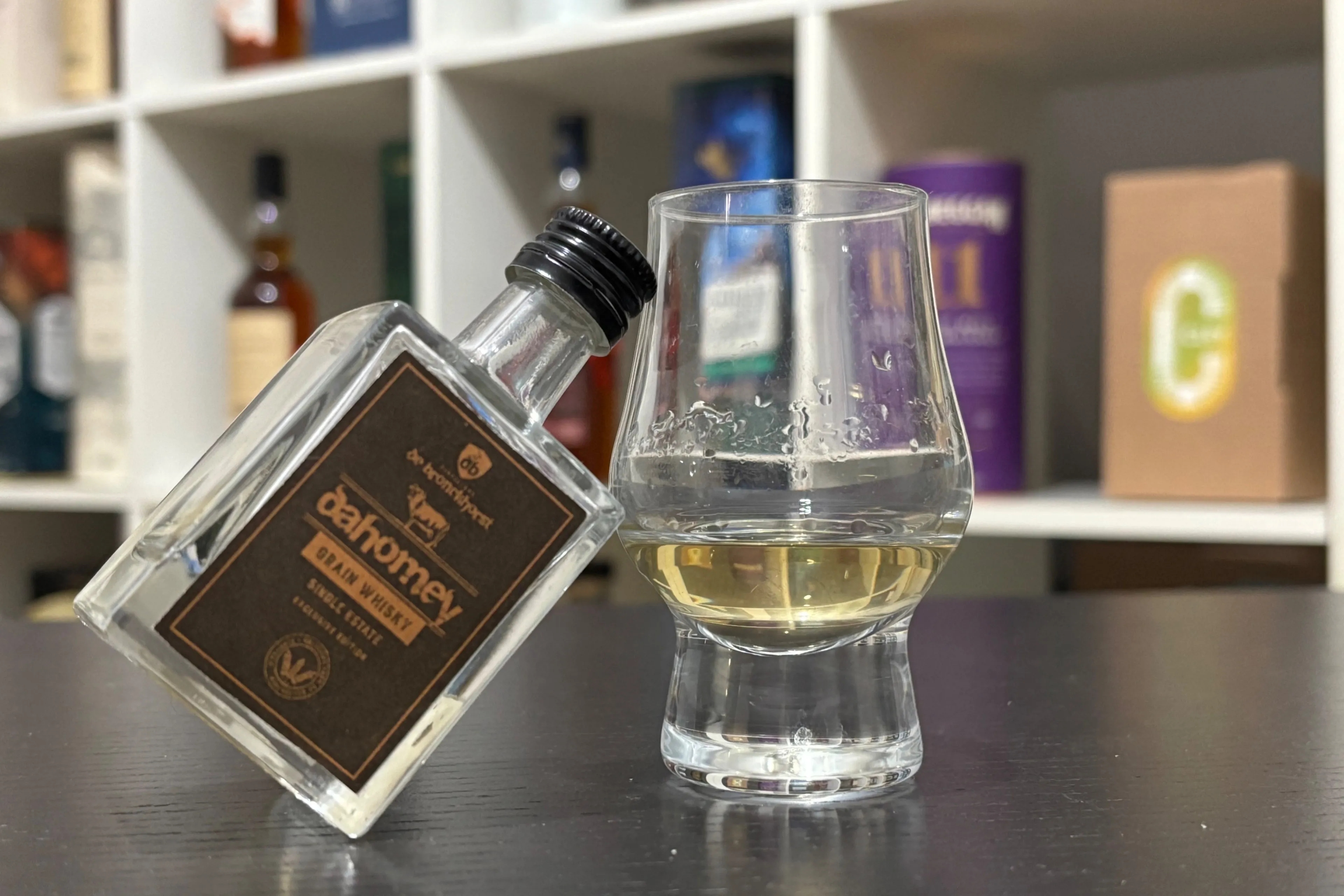Dahomey Peated Grain Whisky Review: 'A peaty breakfast'