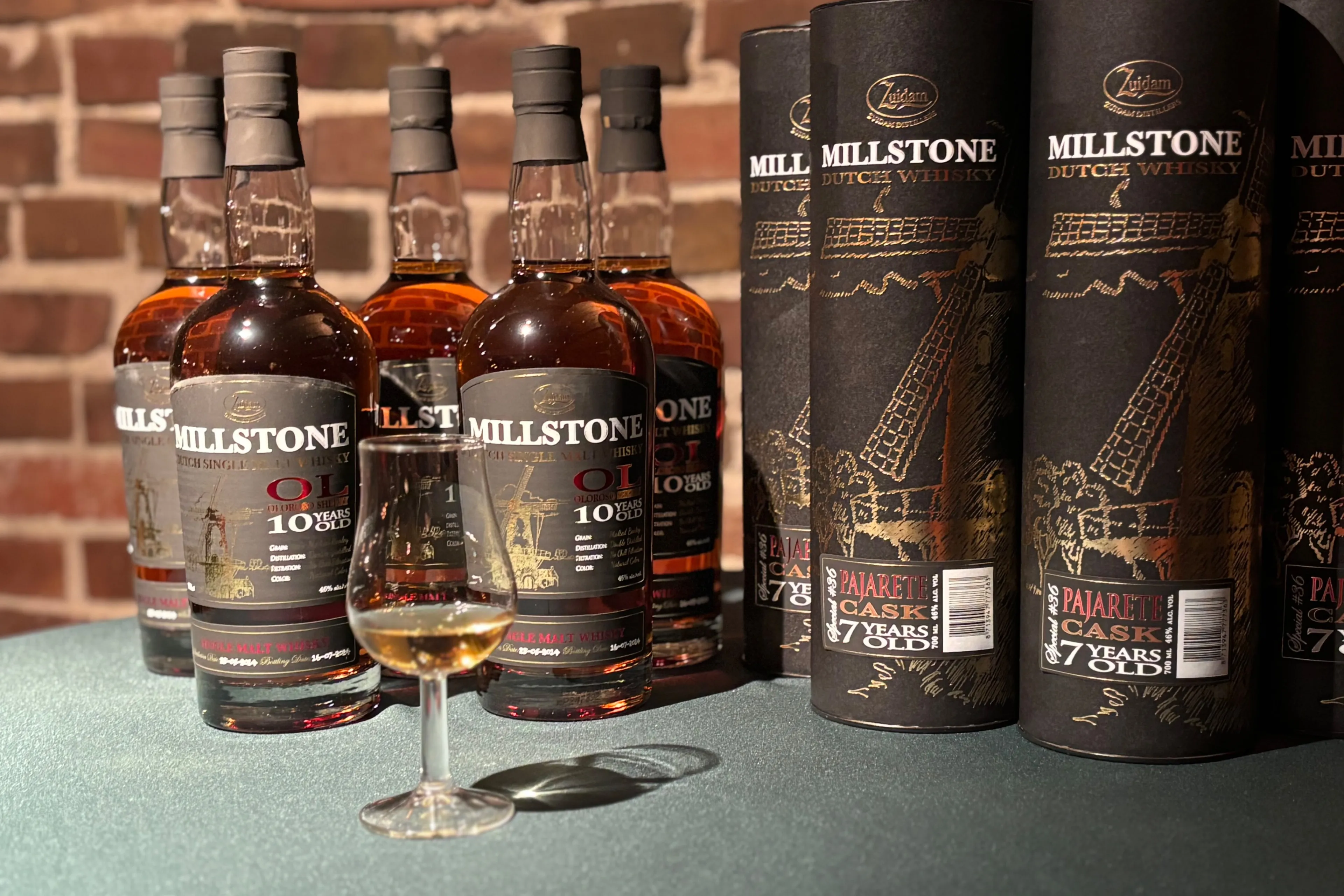 Millstone whisky tasting flessen whisky en kokers