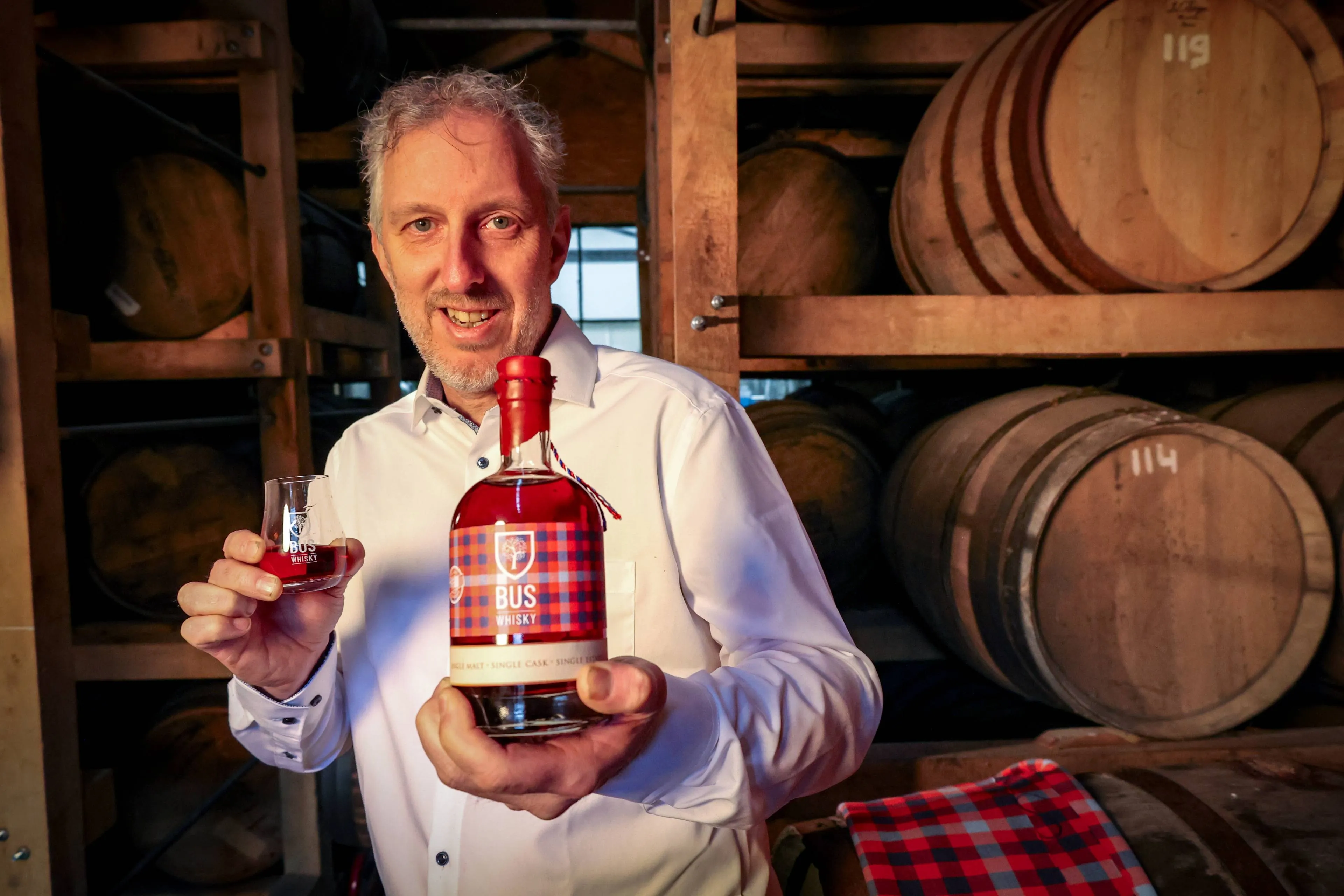 Dennis Hurkmans verzon Bus Whisky na een avond met veel te veel wijn