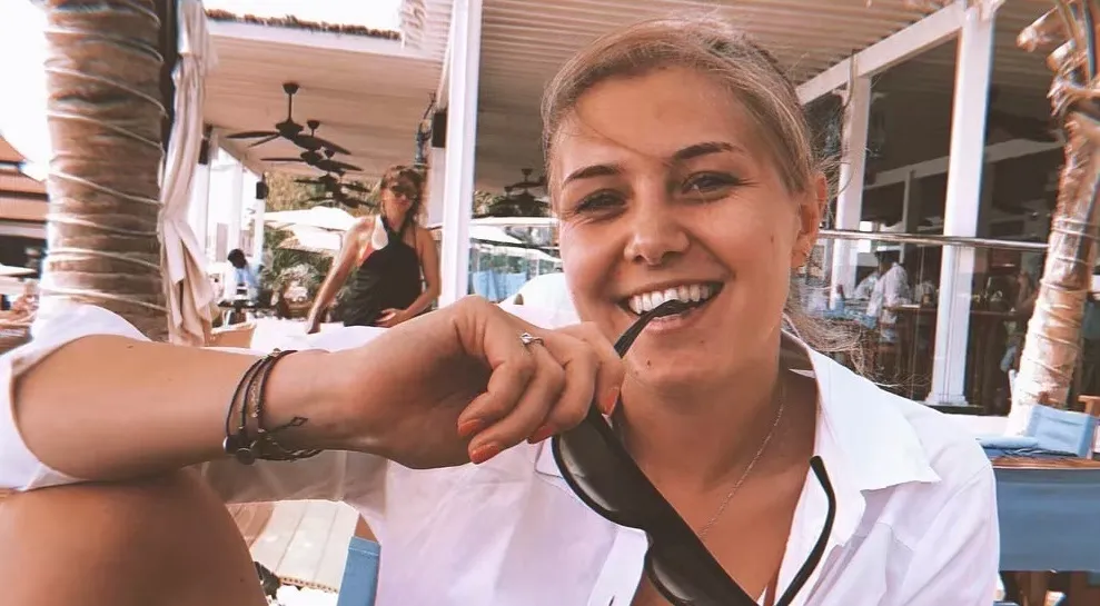KIJK. Sarah De Bie deelt prachtige foto van Wout van Aert met twee zoontjes