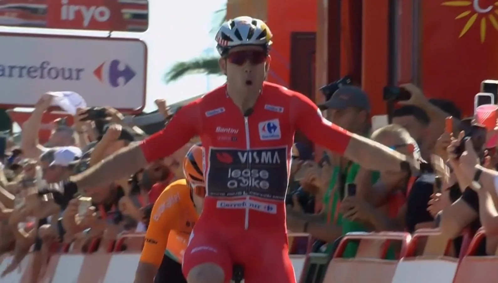 Vuelta-baas: 'Ik hoop dat Wout van Aert terugkomt, hij is één van de beste renners ter wereld'
