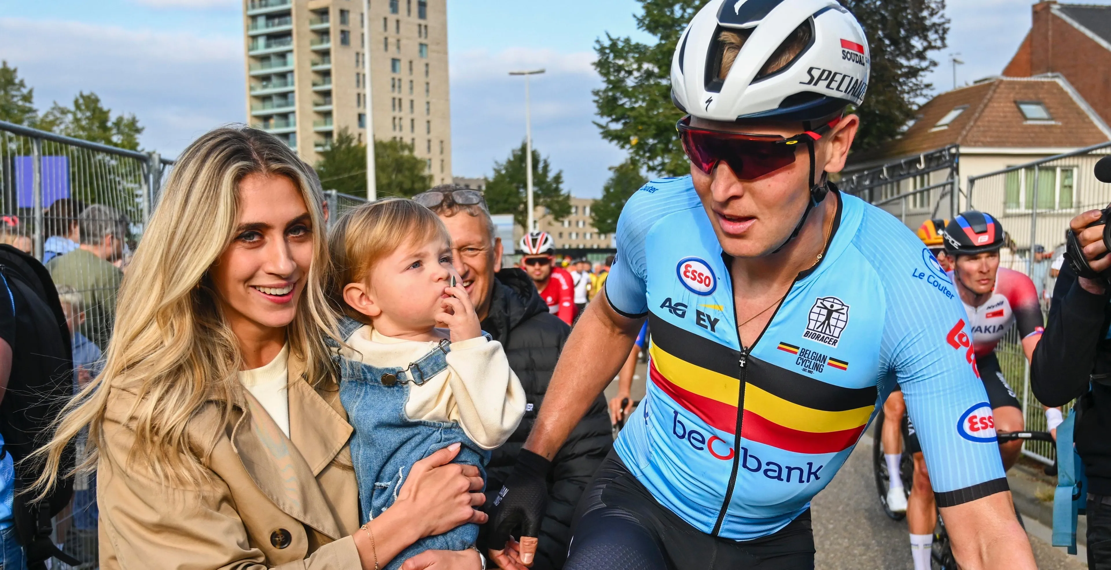 Cameron Vandenbroucke vertelt hoe ze Tim Merlier leerde kennen: 'Tim sprak geen Frans en ik geen Vlaams'