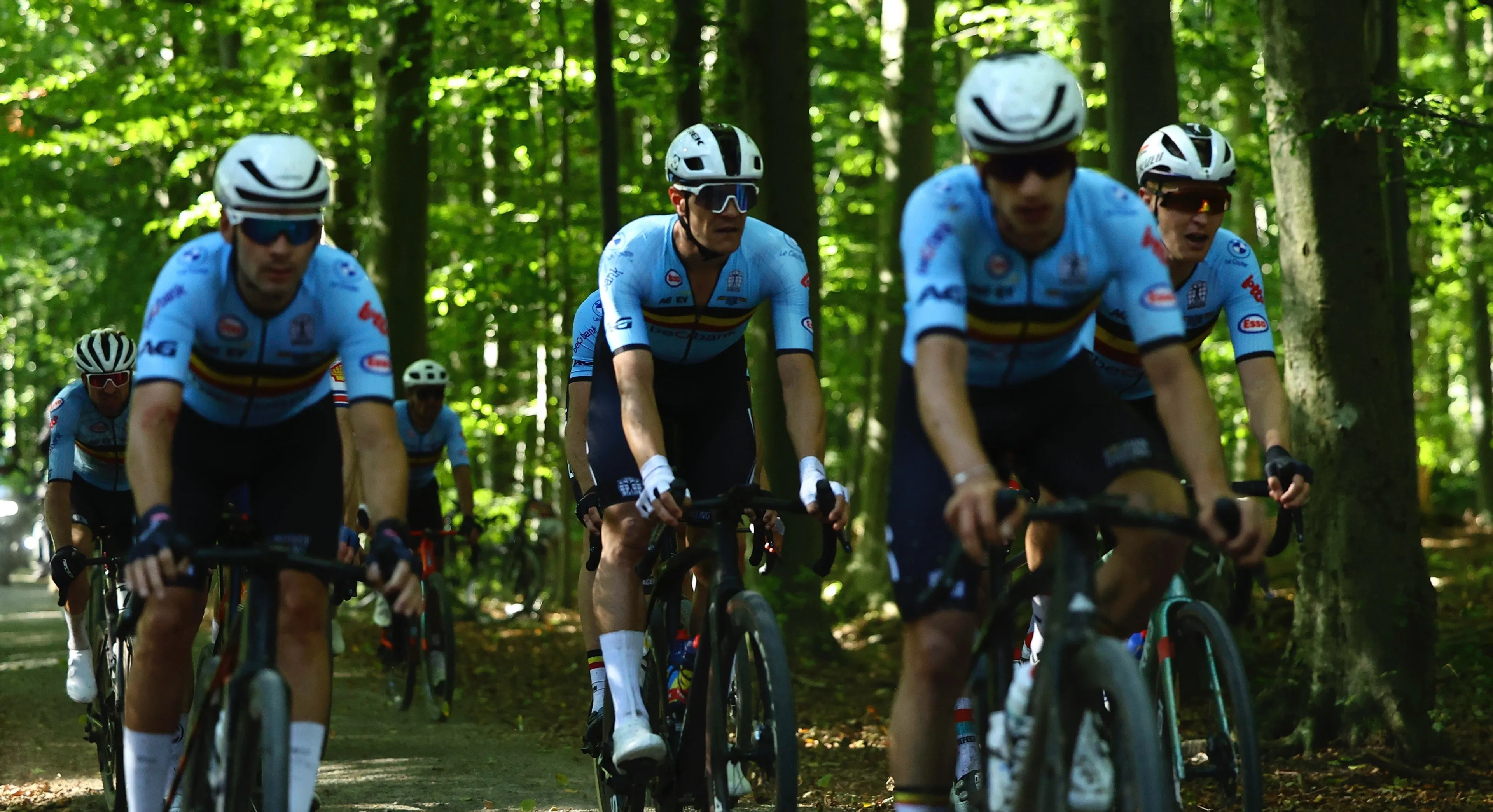 'Tim Merlier deelde op WK gravel kopstoten uit aan andere Belg'
