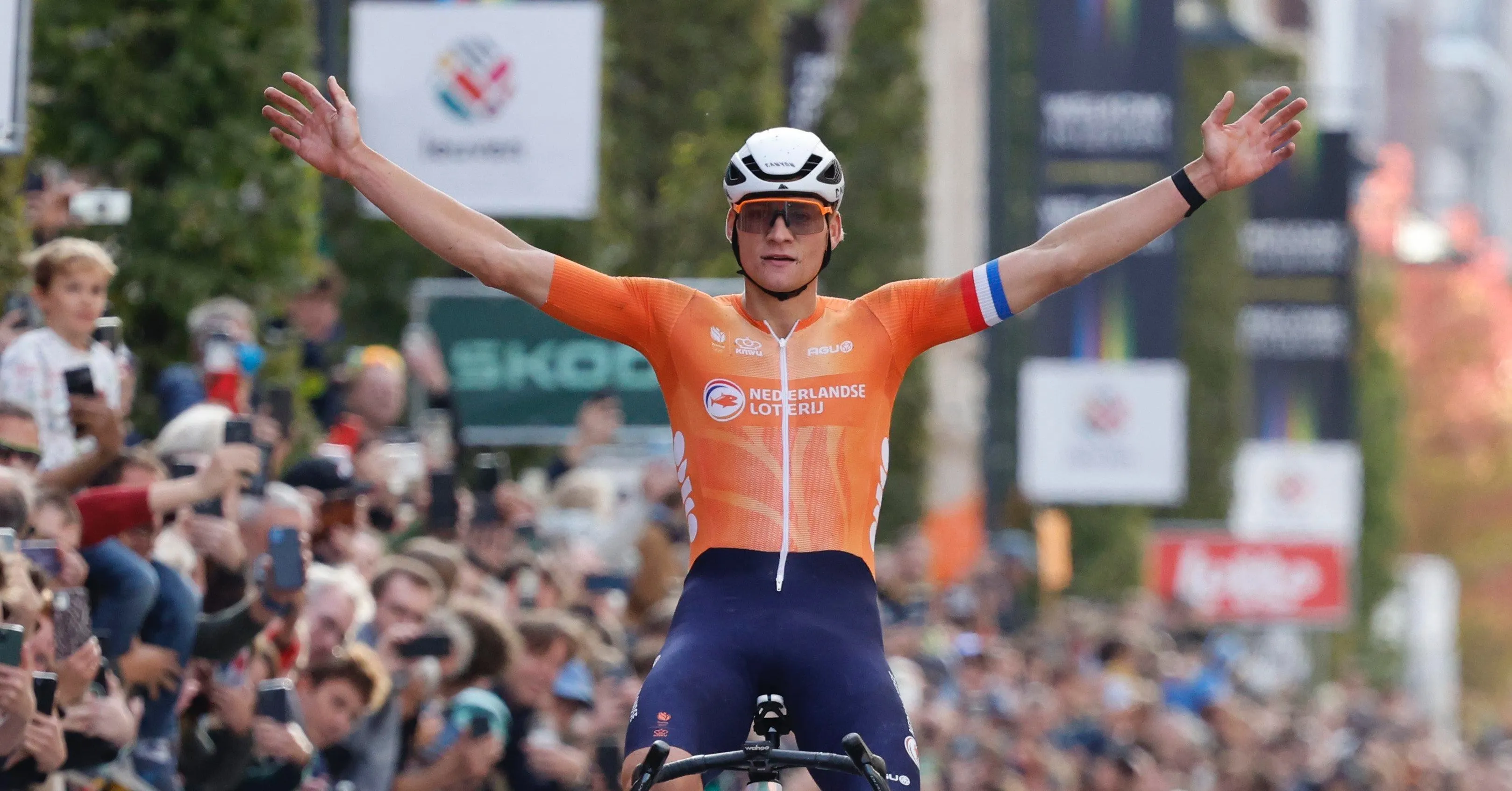 Mathieu van der Poel soleert naar wereldtitel gravel, Belgen pakken zilver en brons