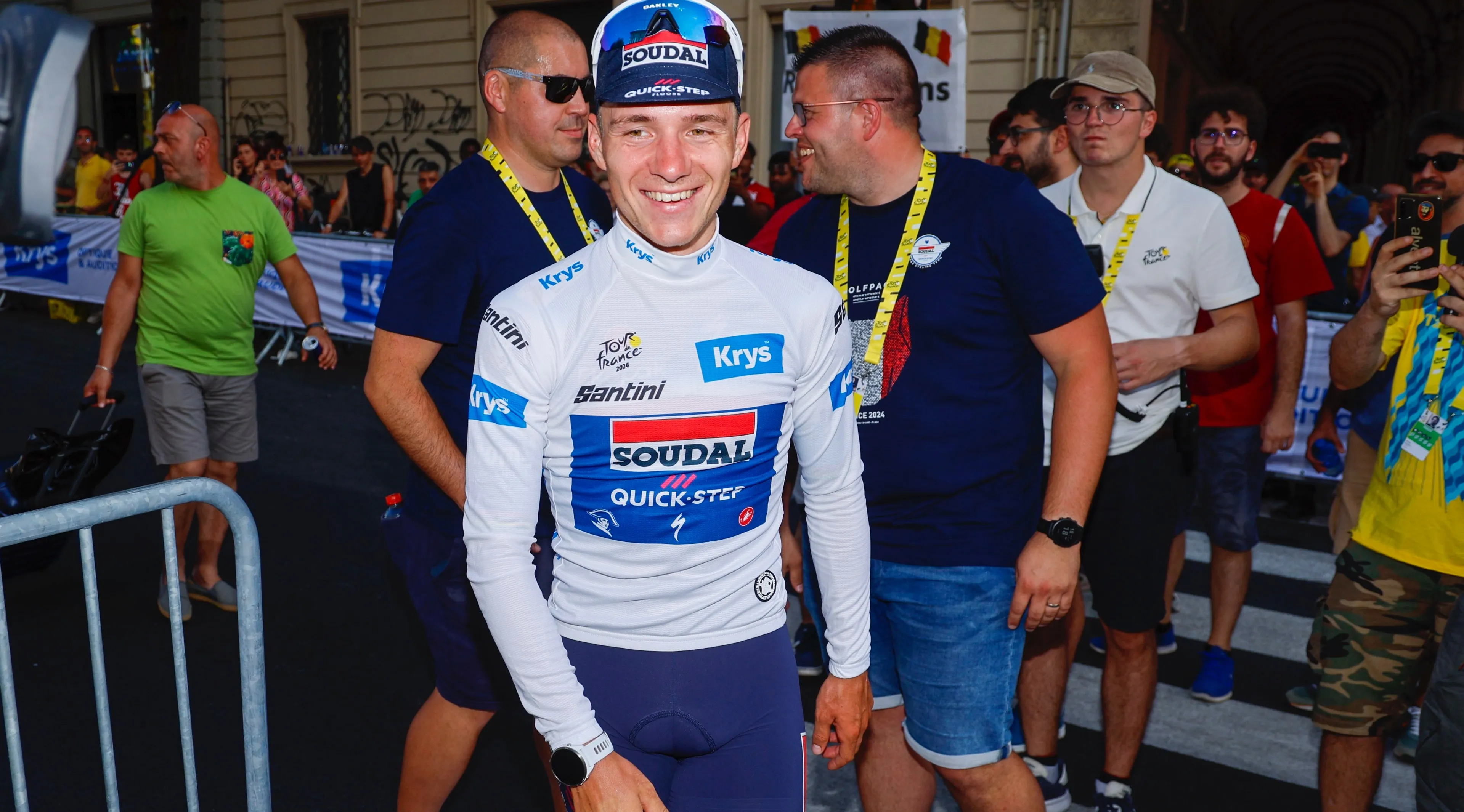 Evenepoel wil 'code-Pogacar' kraken: 'Als iemand het gat kan verkleinen ben ik het wel'