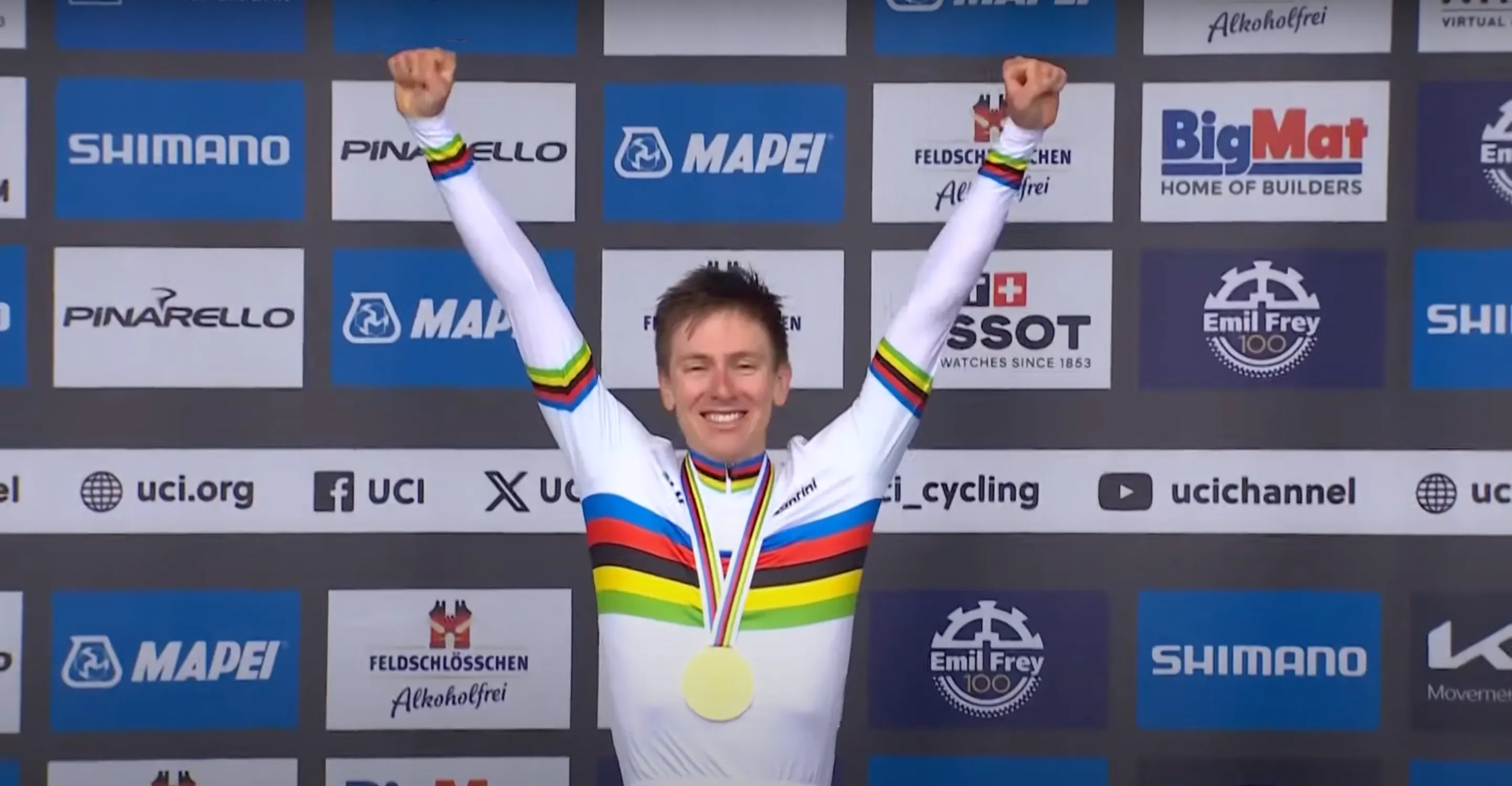 Triestig! Dit schamele bedrag verdiende Pogacar aan zijn wereldtitel