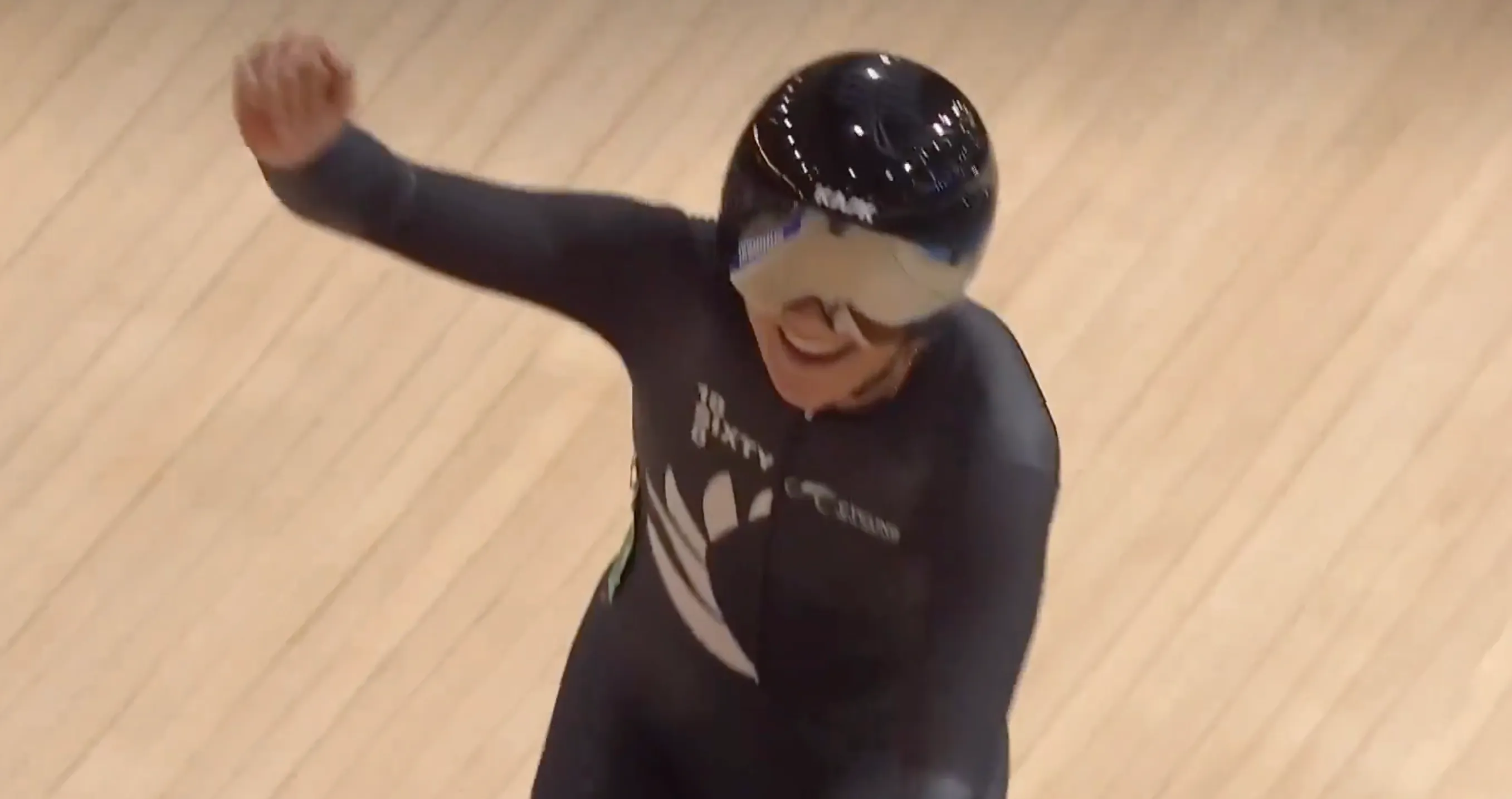 Ally Wollaston verovert wereldtitel in afvallingskoers, Lotte Kopecky pakt zilver