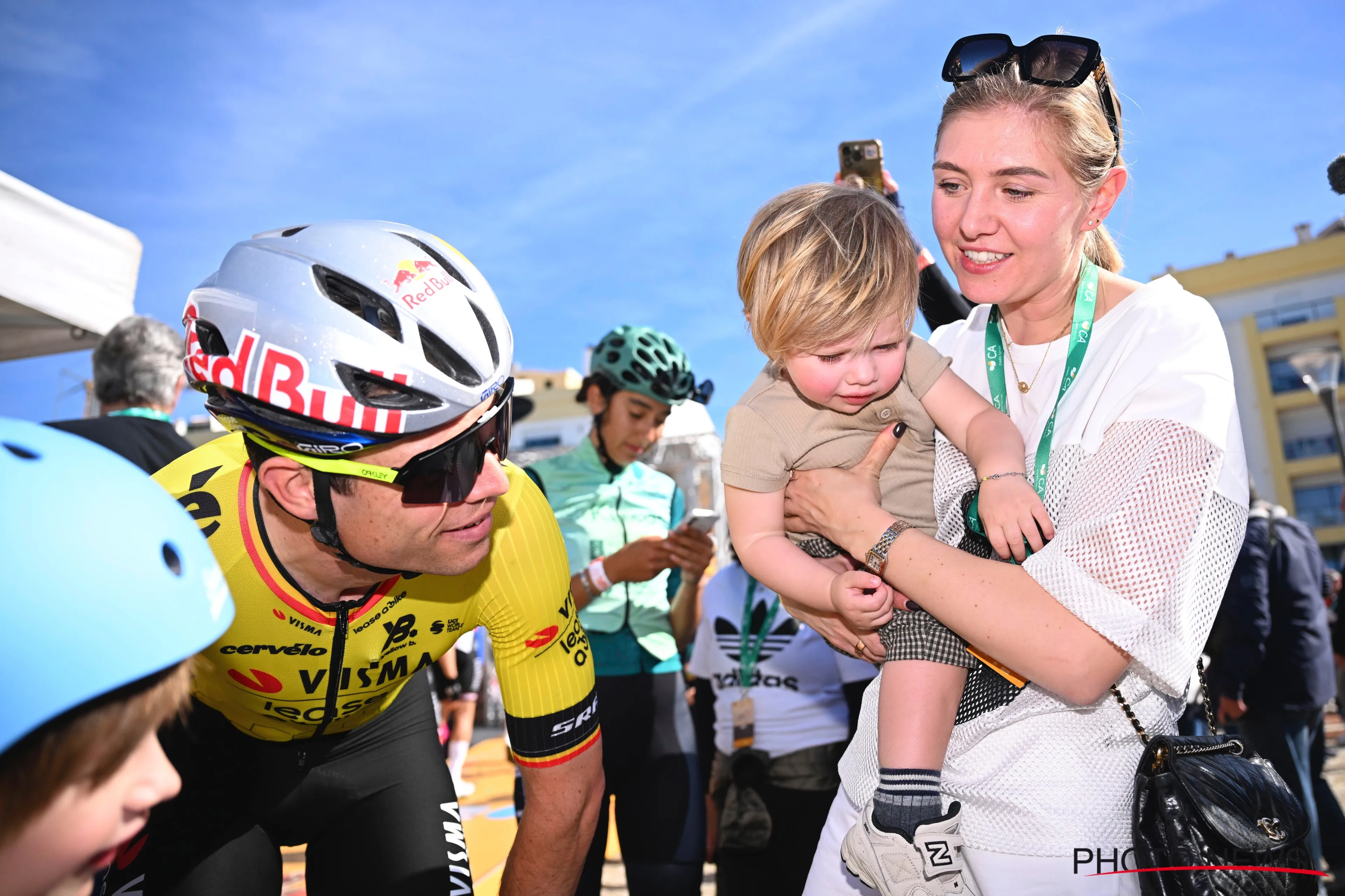 Michel Wuyts uit kritiek op vrouw en kinderen van Wout van Aert