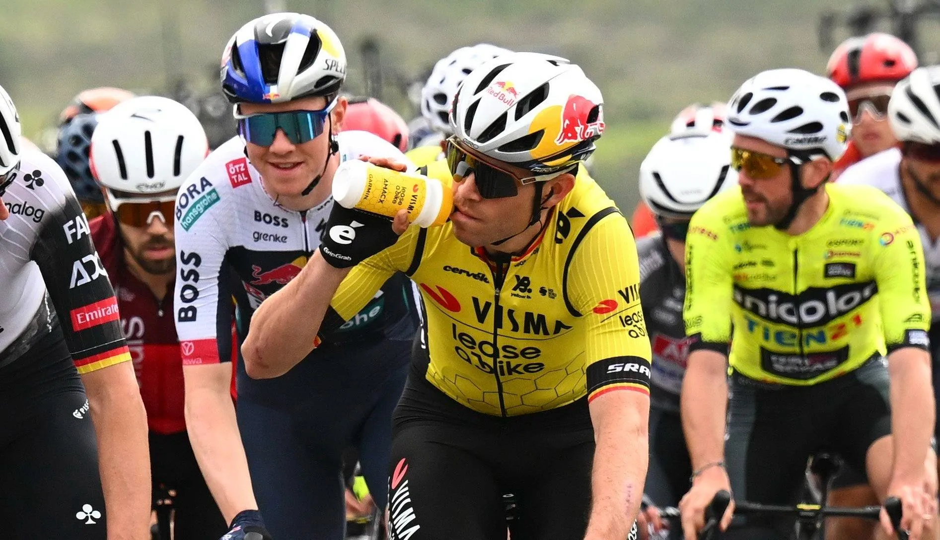 Wout van Aert reageert op akkefietje met Milan Fretin in Algarve