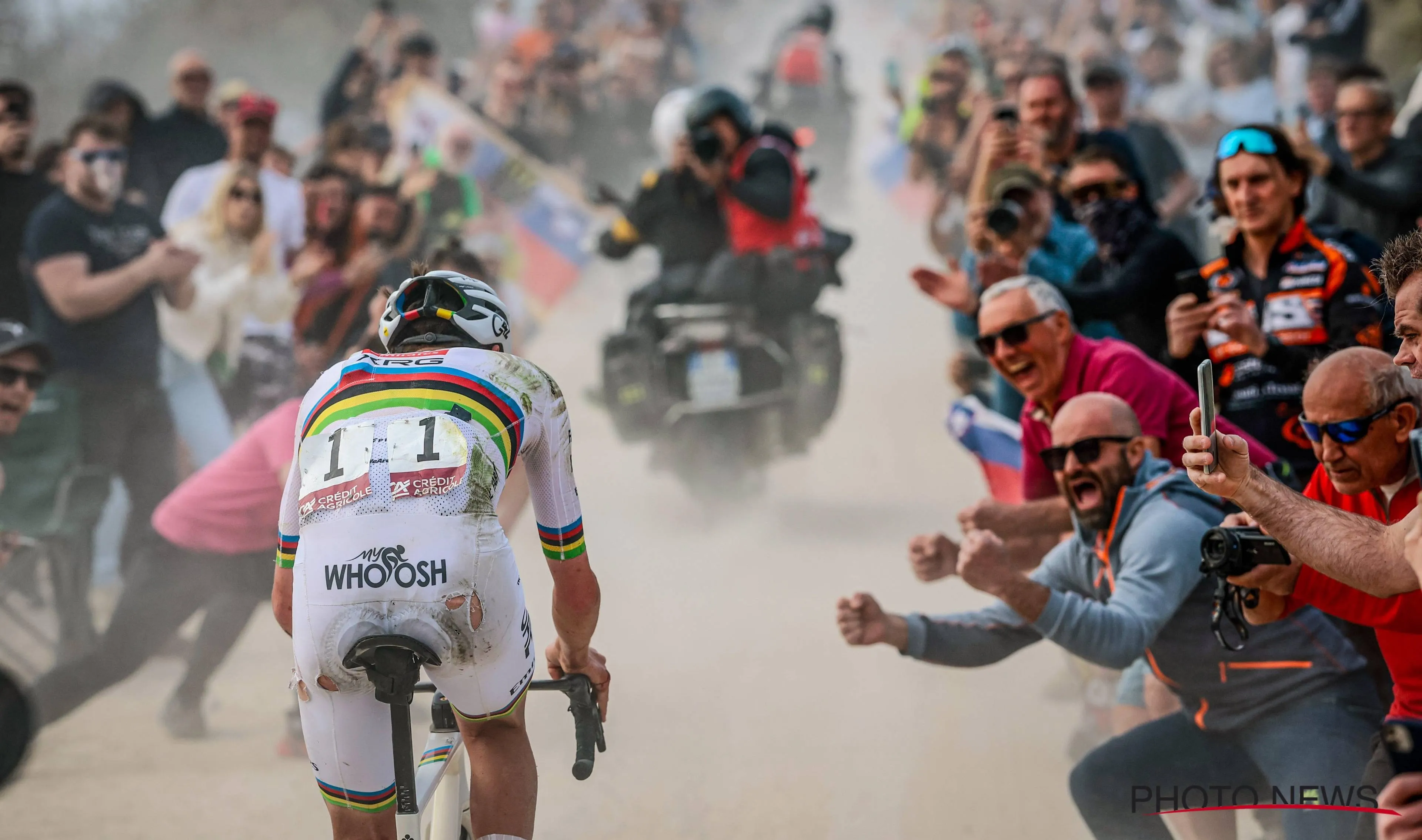 Breuken, kneuzingen,hechtingen en hersenschudding: het lange medisch bulletin van de Strade Bianche