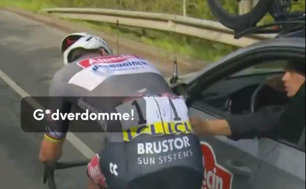 VIDEO. Mathieu van der Poel roept en schreeuwt tegen Roodhooft tijdens solo in Parijs-Roubaix