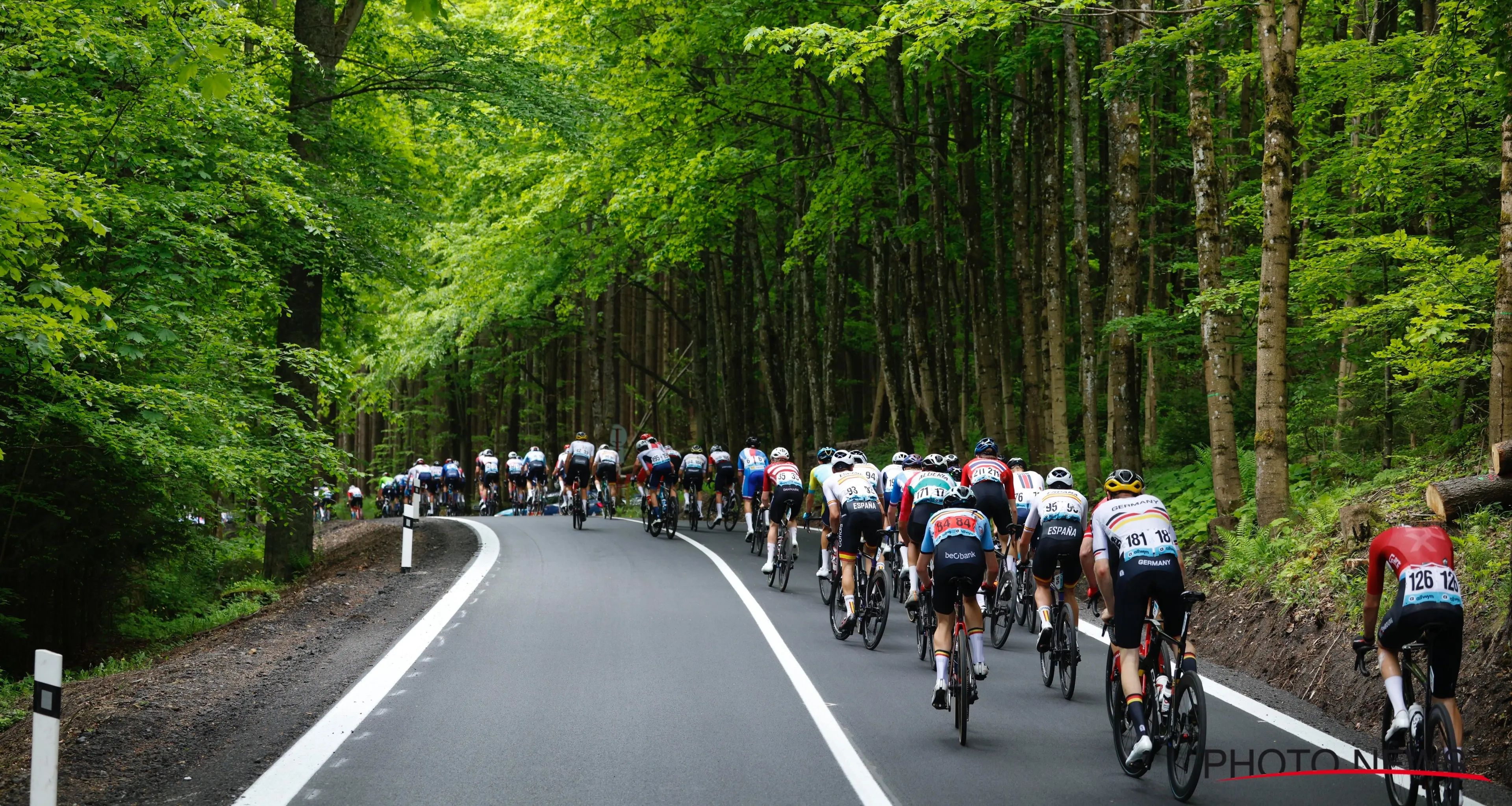 Renners verdienen steeds meer: zoveel miljonairs rijden er rond in het peloton