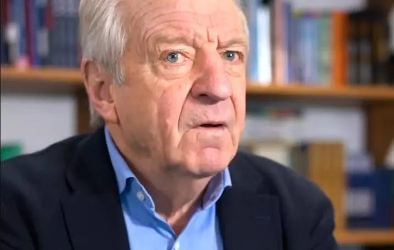 Schermopname_10-3-2026_15613_www.youtube.com