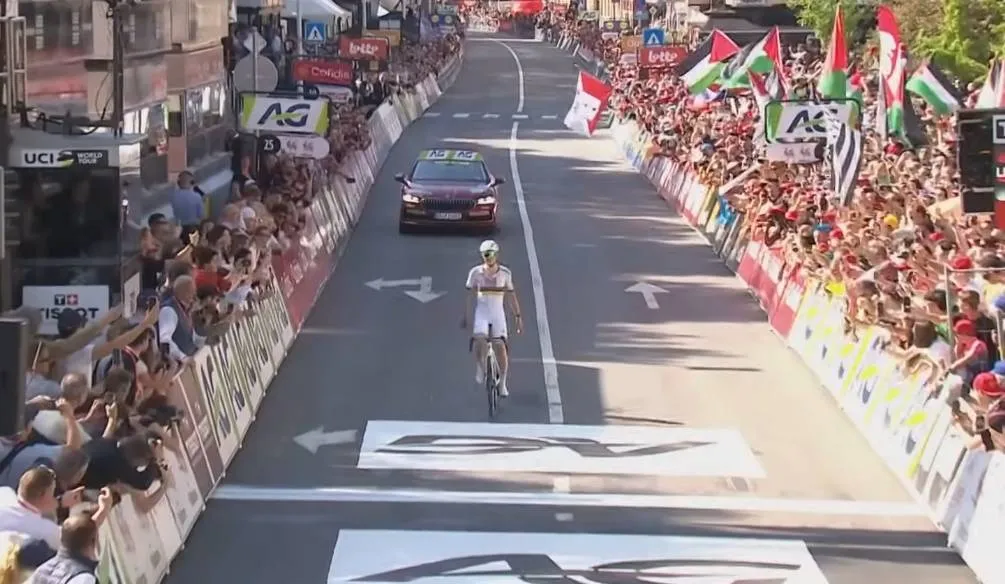 Schermopname_15-4-2026_181245_www.youtube.com