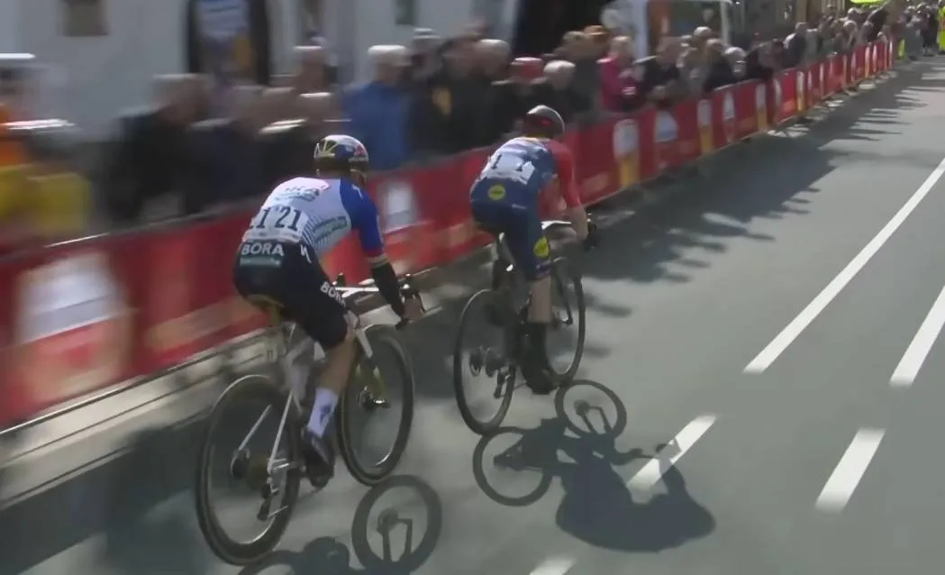 Schermopname_20-4-2026_15359_www.youtube.com