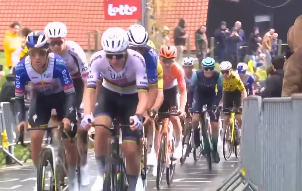 Schermopname_8-4-2026_143720_www.youtube.com