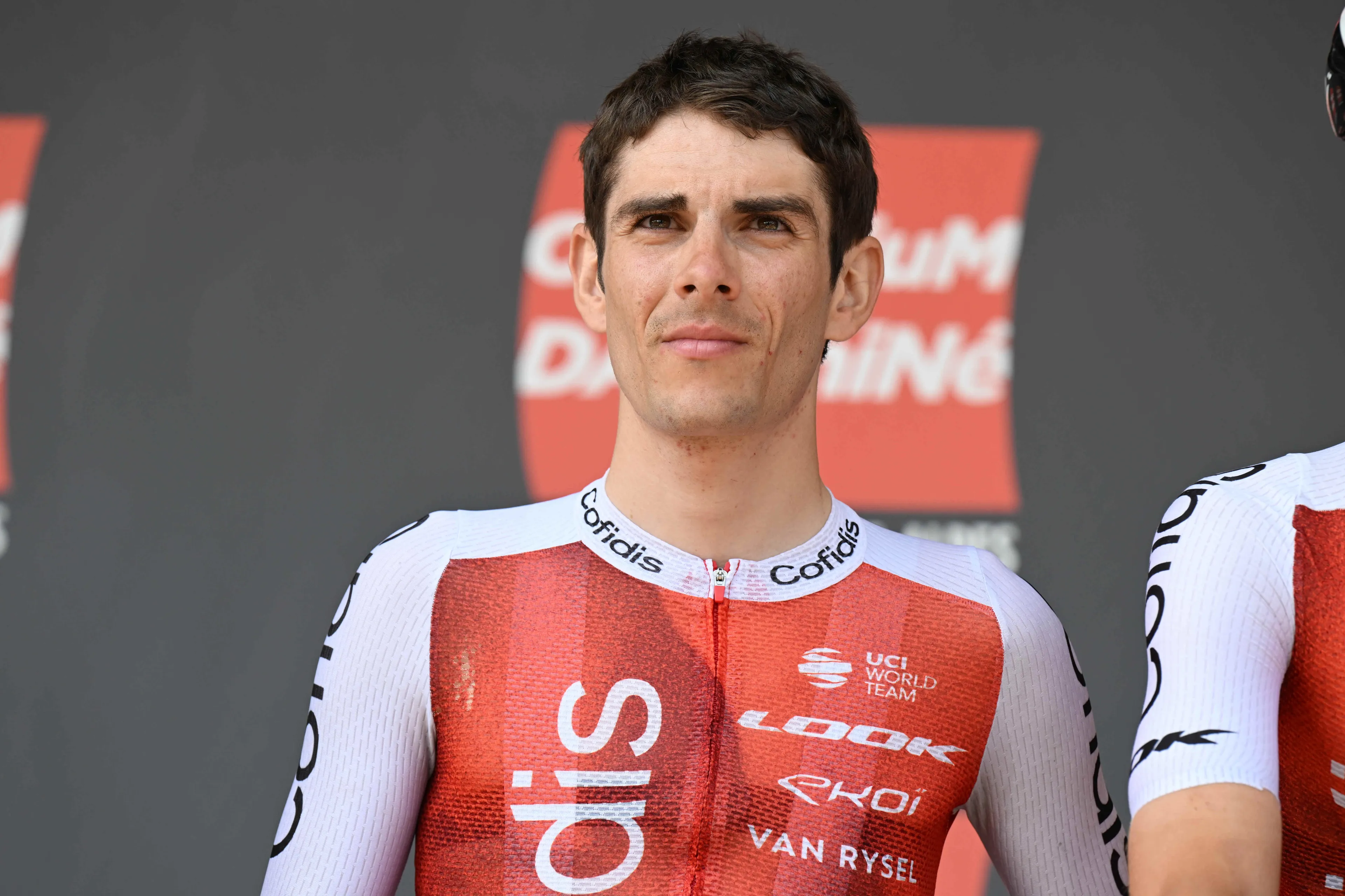 "Het grote nadeel is dat je je armen niet kunt heffen" - Guillaume Martin betreurt gebrek aan overwinningen in 2023 ondanks positieve prestaties