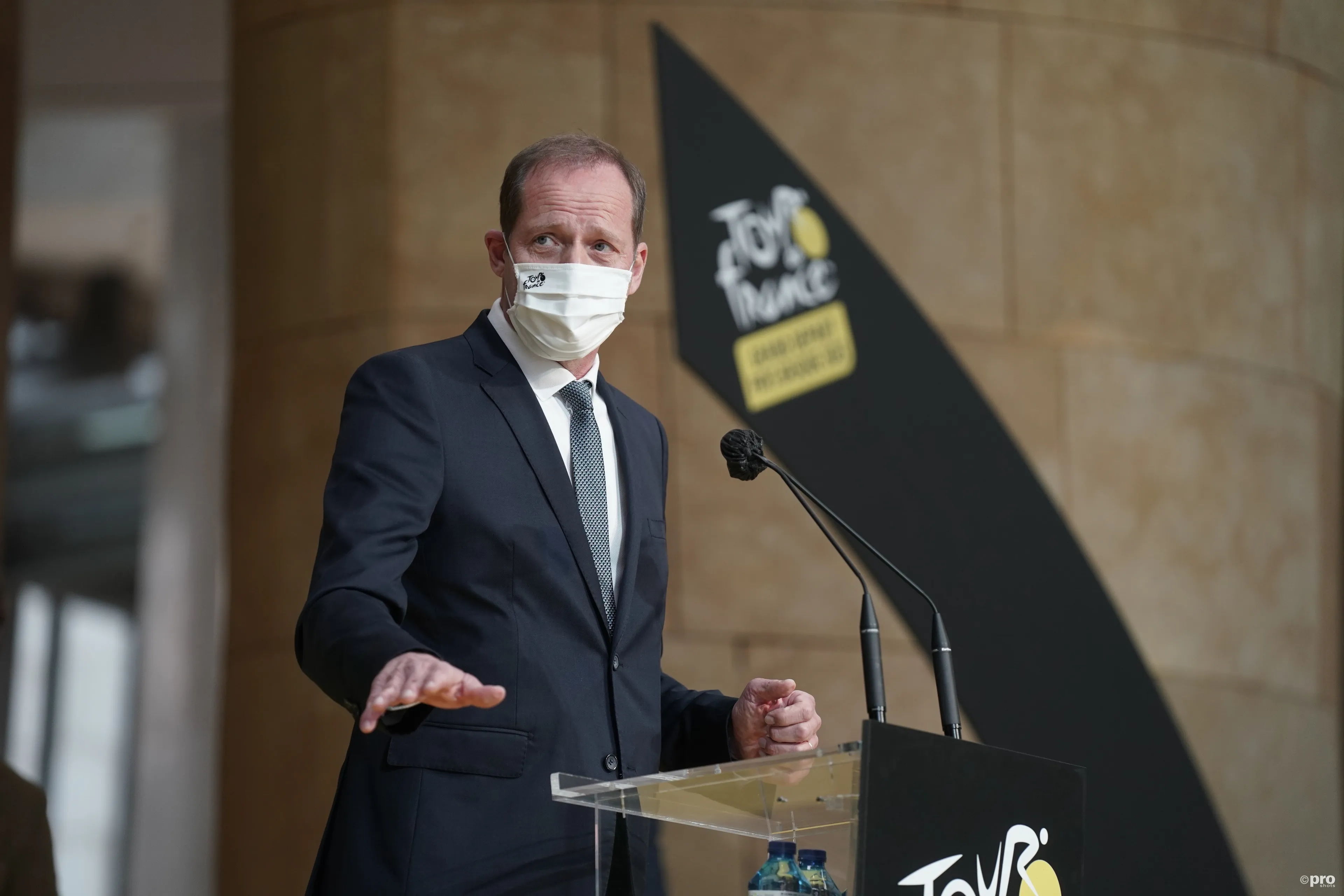 "We hebben bewust besloten het land niet te verlaten" - Geen ritten over de grens voor Tour de France in 2025 onthult Christian Prudhomme