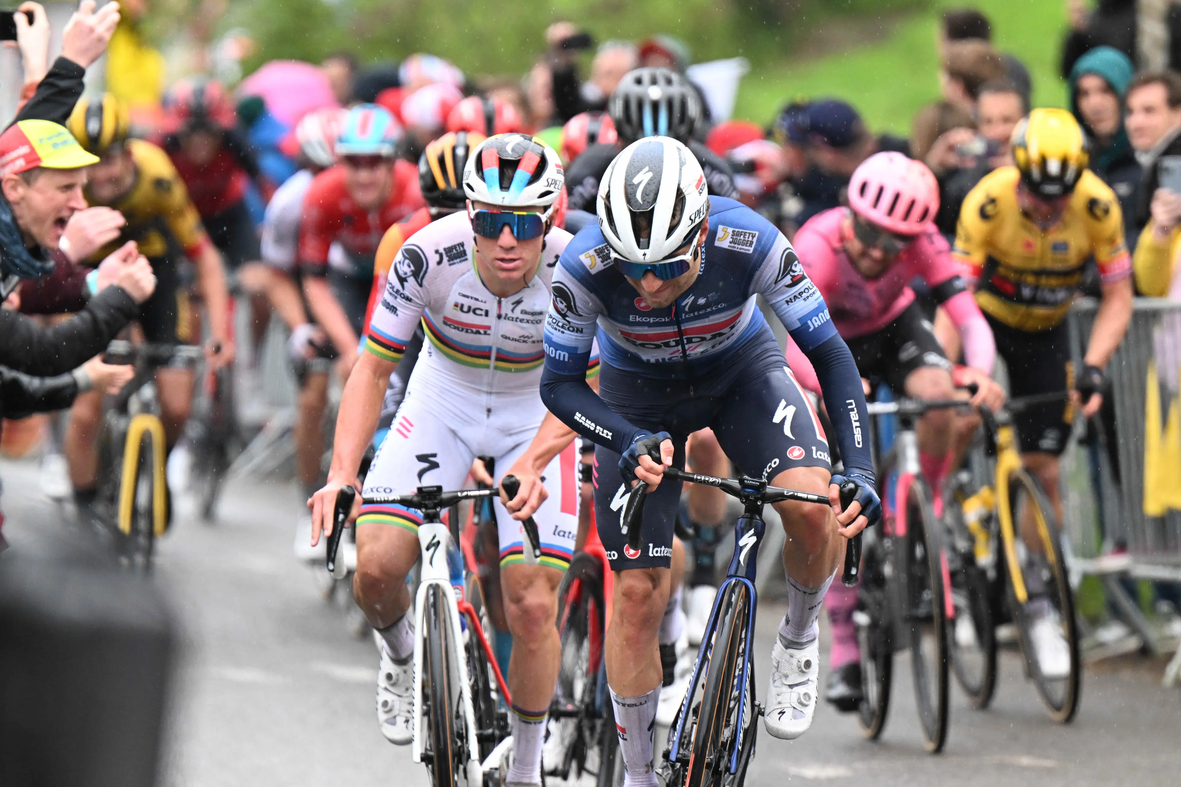 INEOS en Decathlon op jacht naar diensten van tophelper van Remco Evenepoel