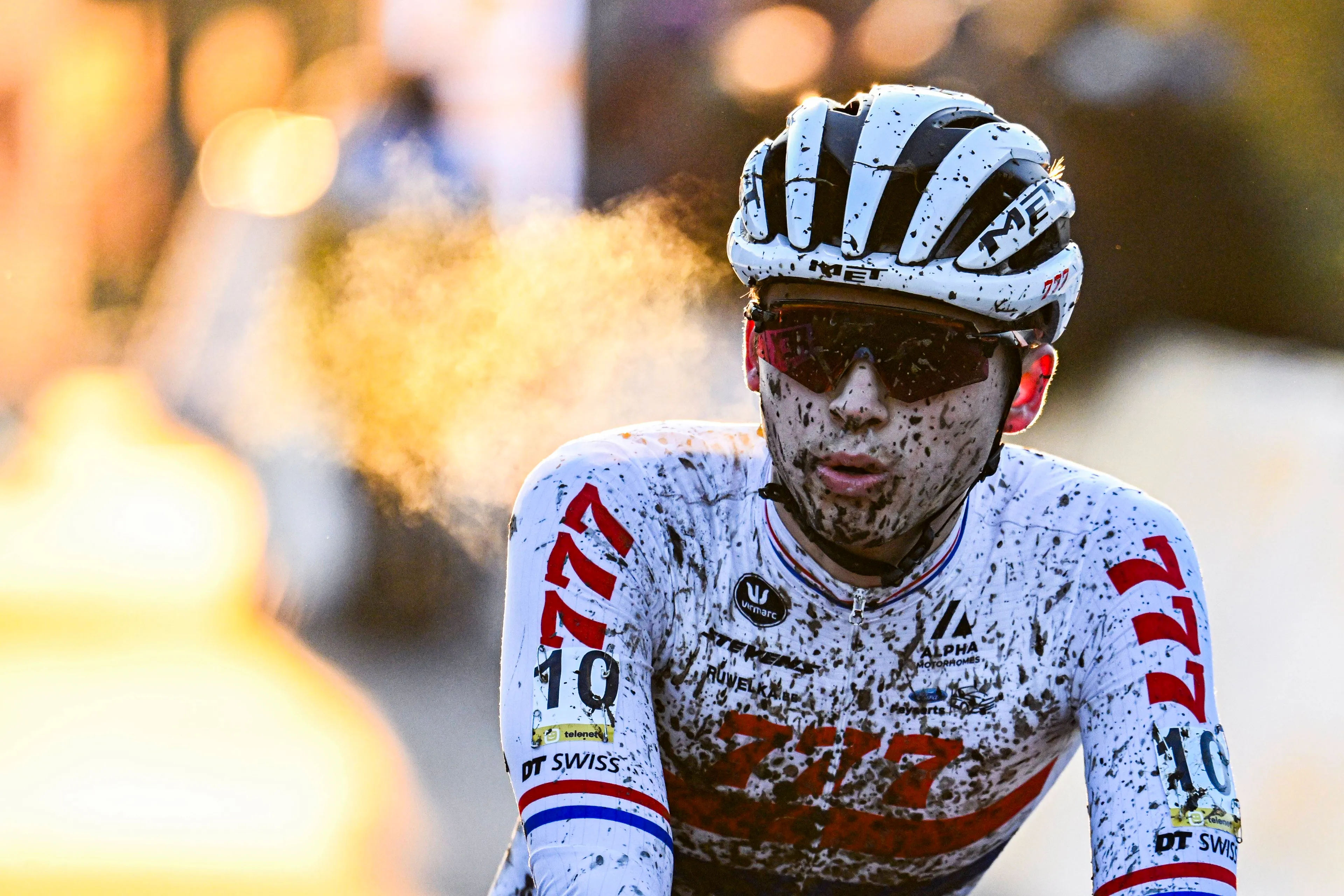 "Een van de beste dagen van mijn leven" - Cameron Mason viert overwinning Brits Nationaal Kampioenschap met blikje Irn-Bru