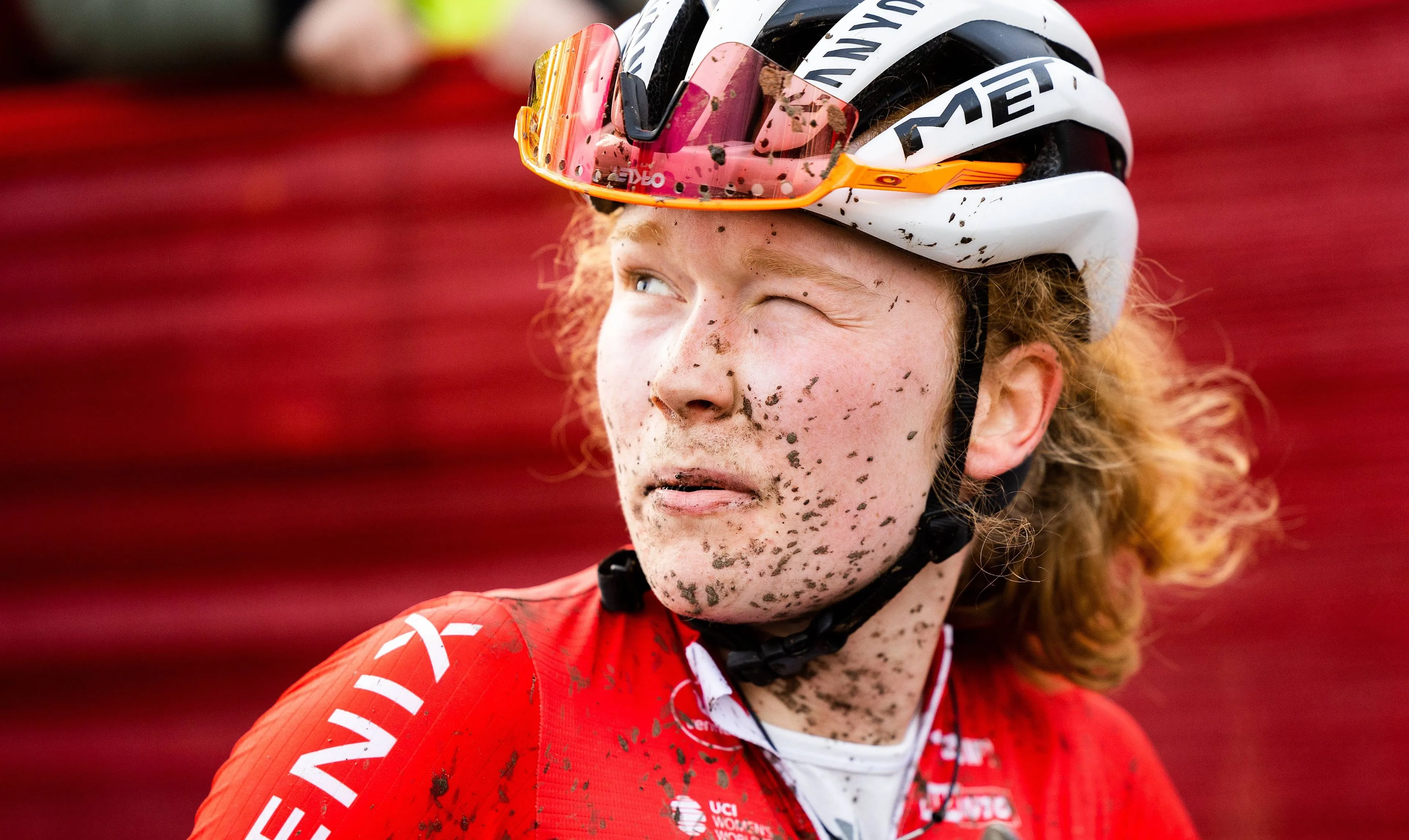"Haar valpartij kwam mij ten goede, maar ik hoop dat alles goed met haar gaat" - Puck Pieterse wenst Lucinda Brand veel beterschap na harde crash in Zonhoven