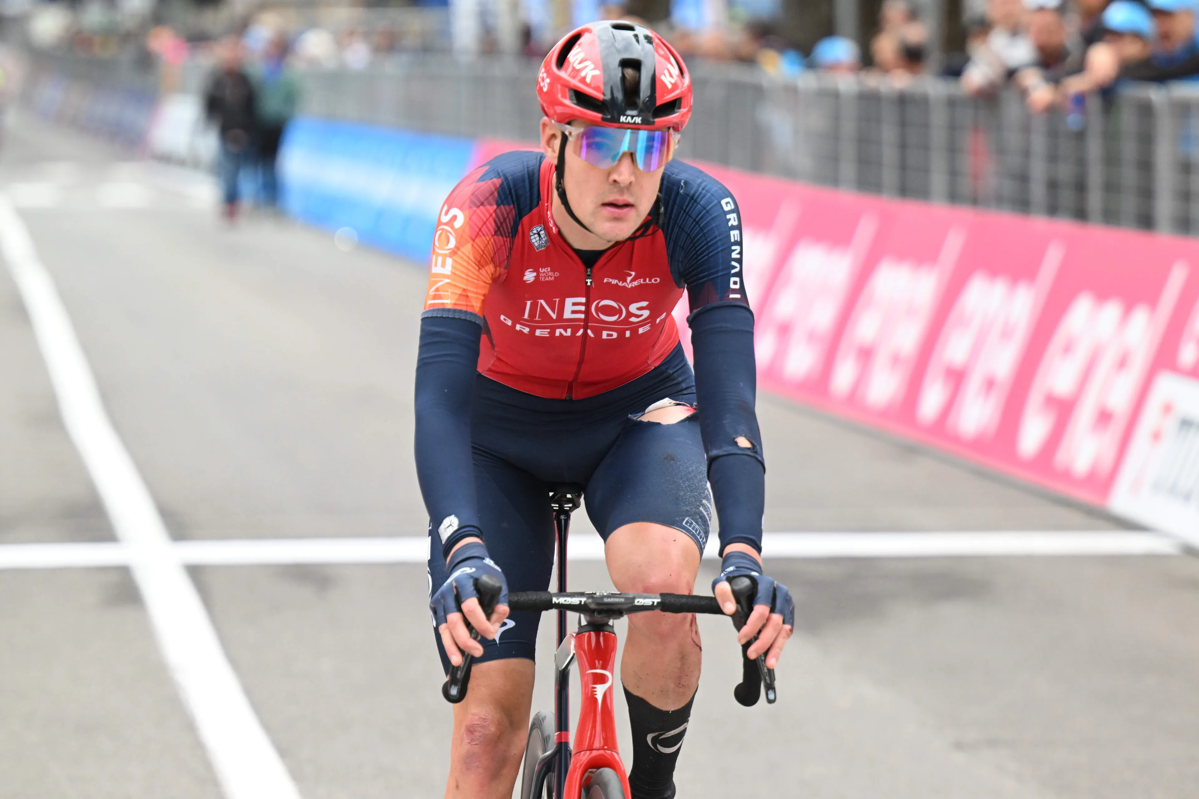 Pavel Sivakov door hamstringblessure uitgeschakeld voor Volta a Comunitat Valenciana - Fransman heeft moeilijke start bij UAE Team Emirates