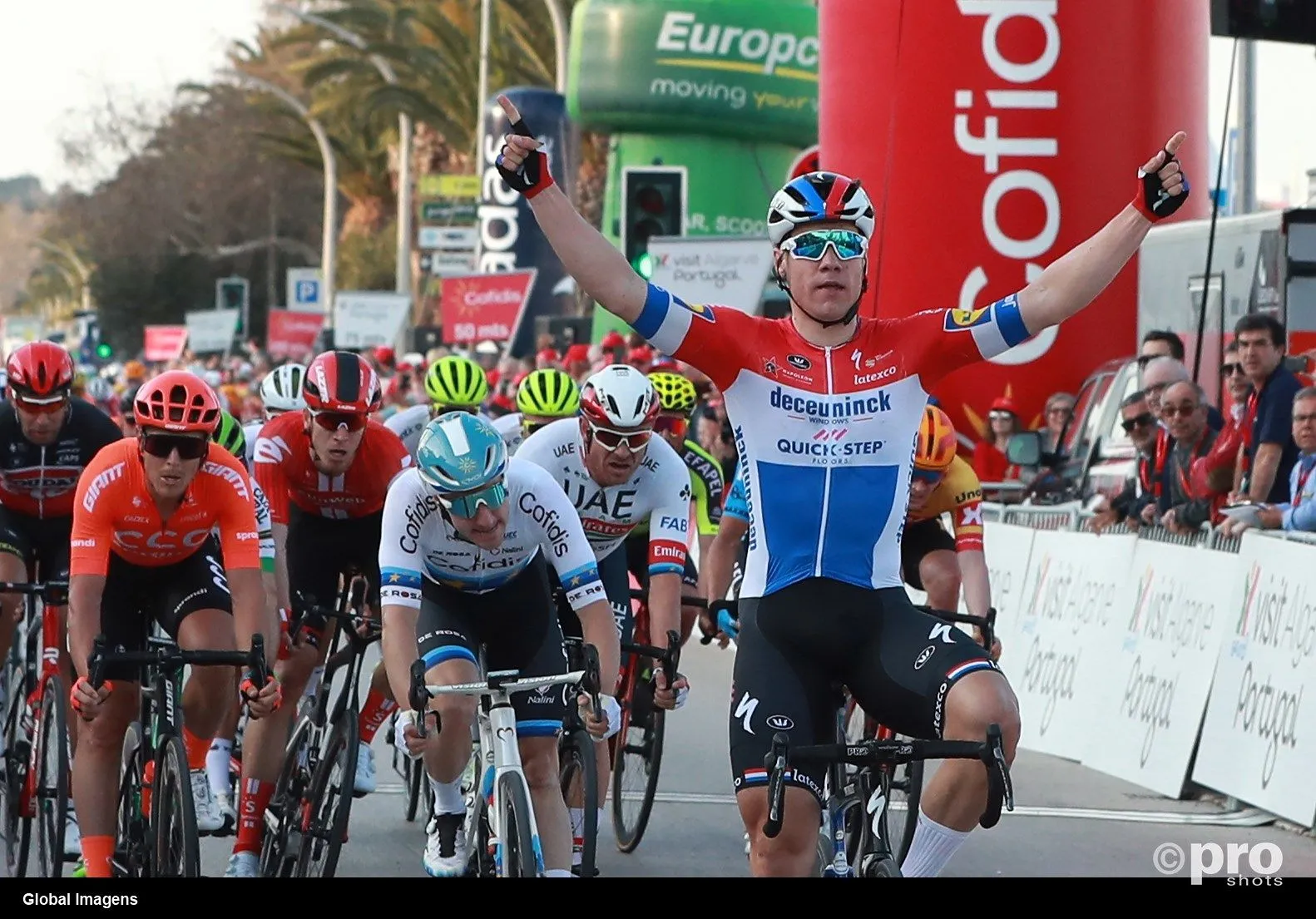 Finale startlijst UAE Tour met Mark Cavendish, Adam Yates, Brandon McNulty, Fabio Jakobsen, Dylan Groenwegen, Jay Vine en Tim Merlier