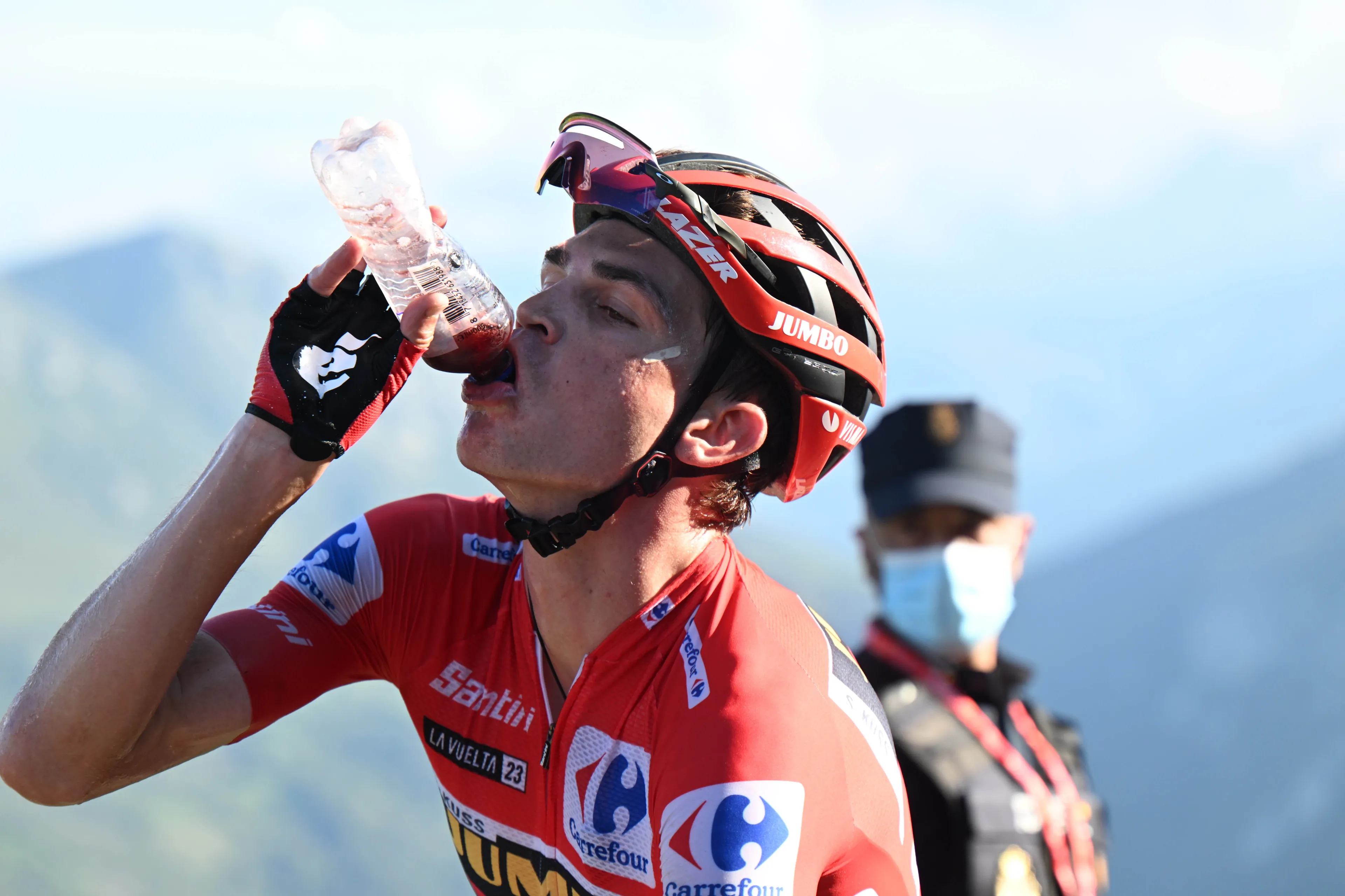 "Dat biertje in de Vuelta bracht me misschien mentale frisheid" - Sepp Kuss over het belang van voeding in de wielersport