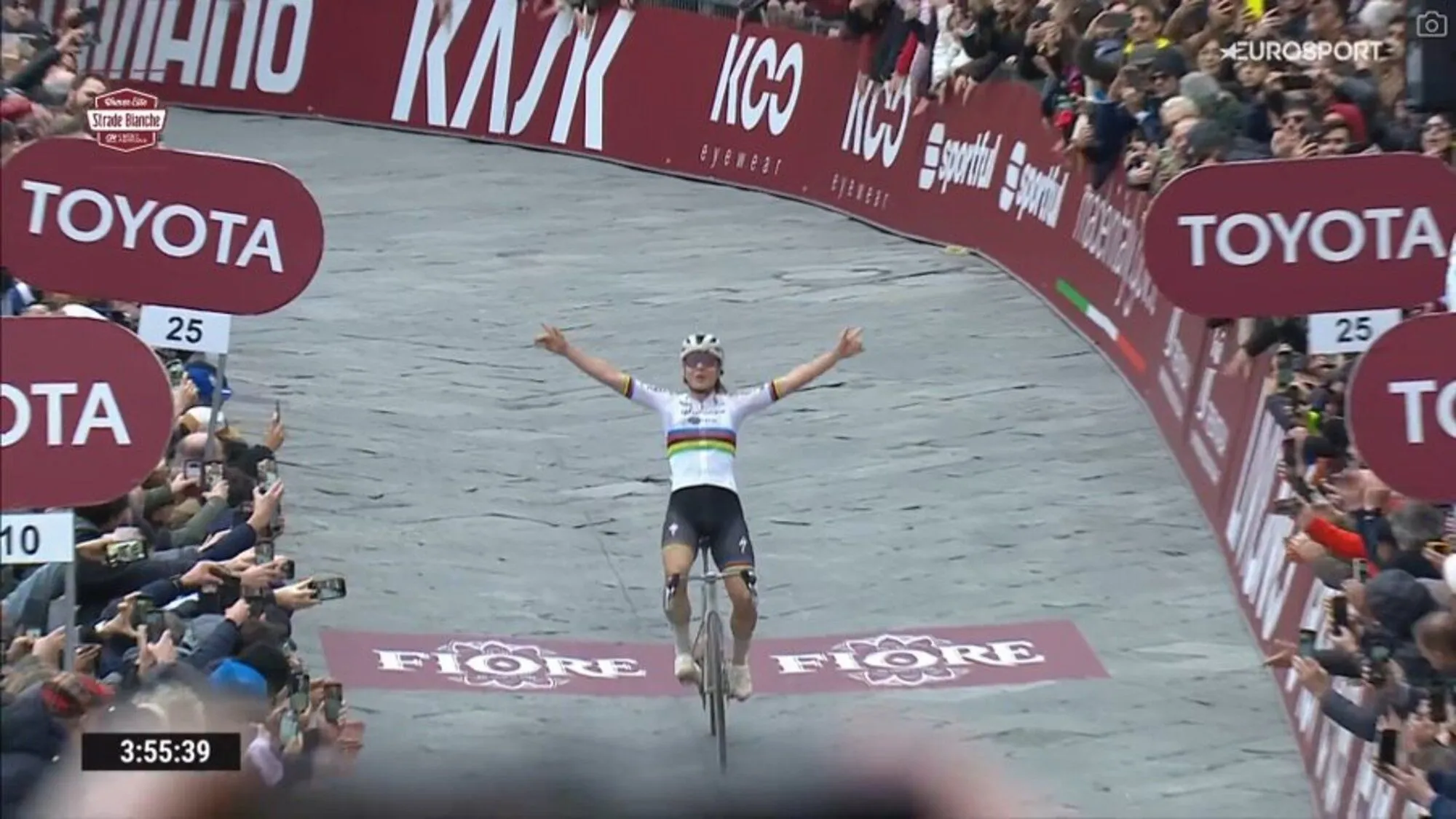 "Ik heb de hele dag afgezien en voelde me heel moe" - Lotte Kopecky verovert Strade Bianche Donne ondanks vermoeidheid