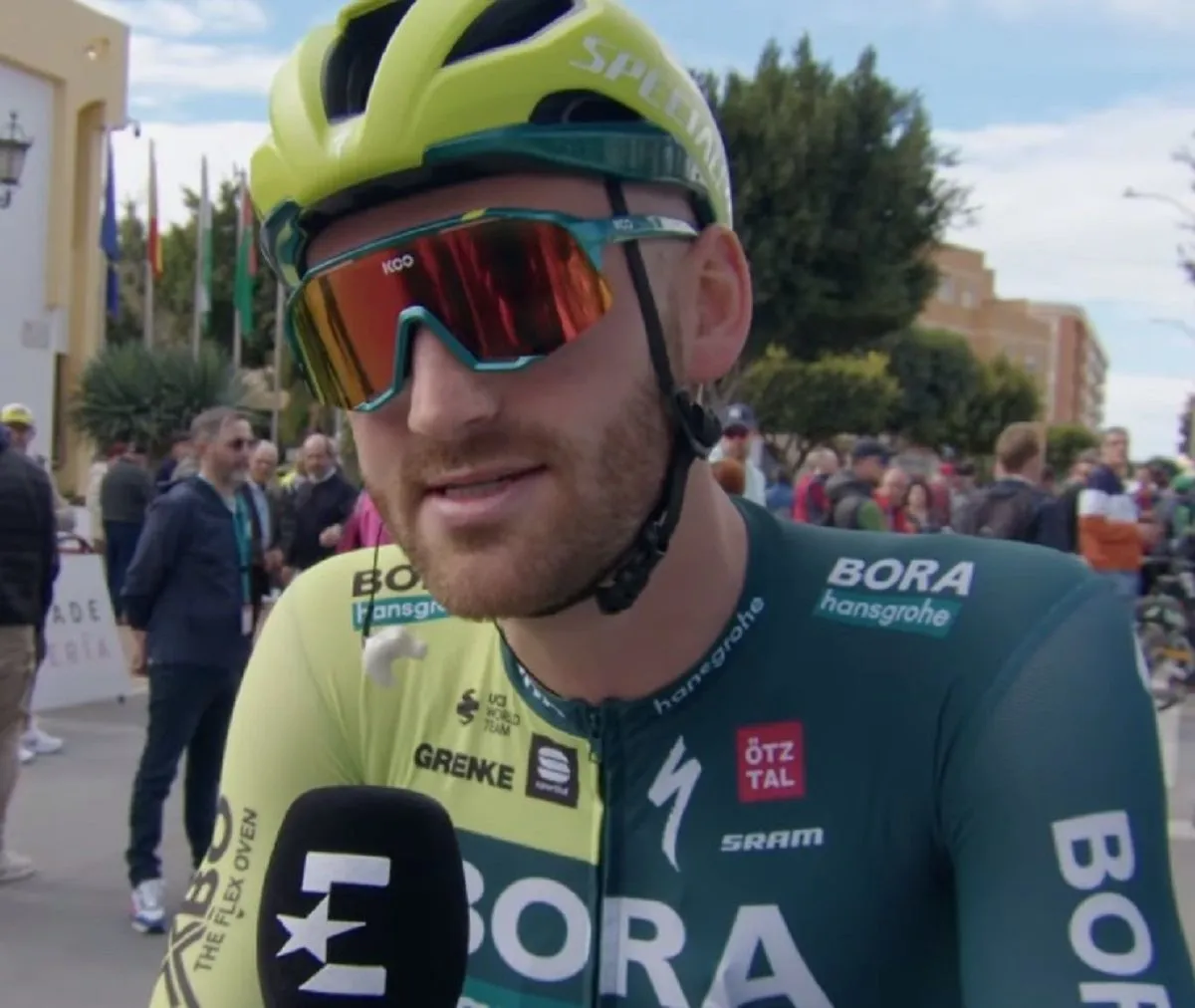 "3e achter Mathieu en Mads in Gent Wevelgem voelt best goed" - Jordi Meeus wint sprint van achtervolgend peloton