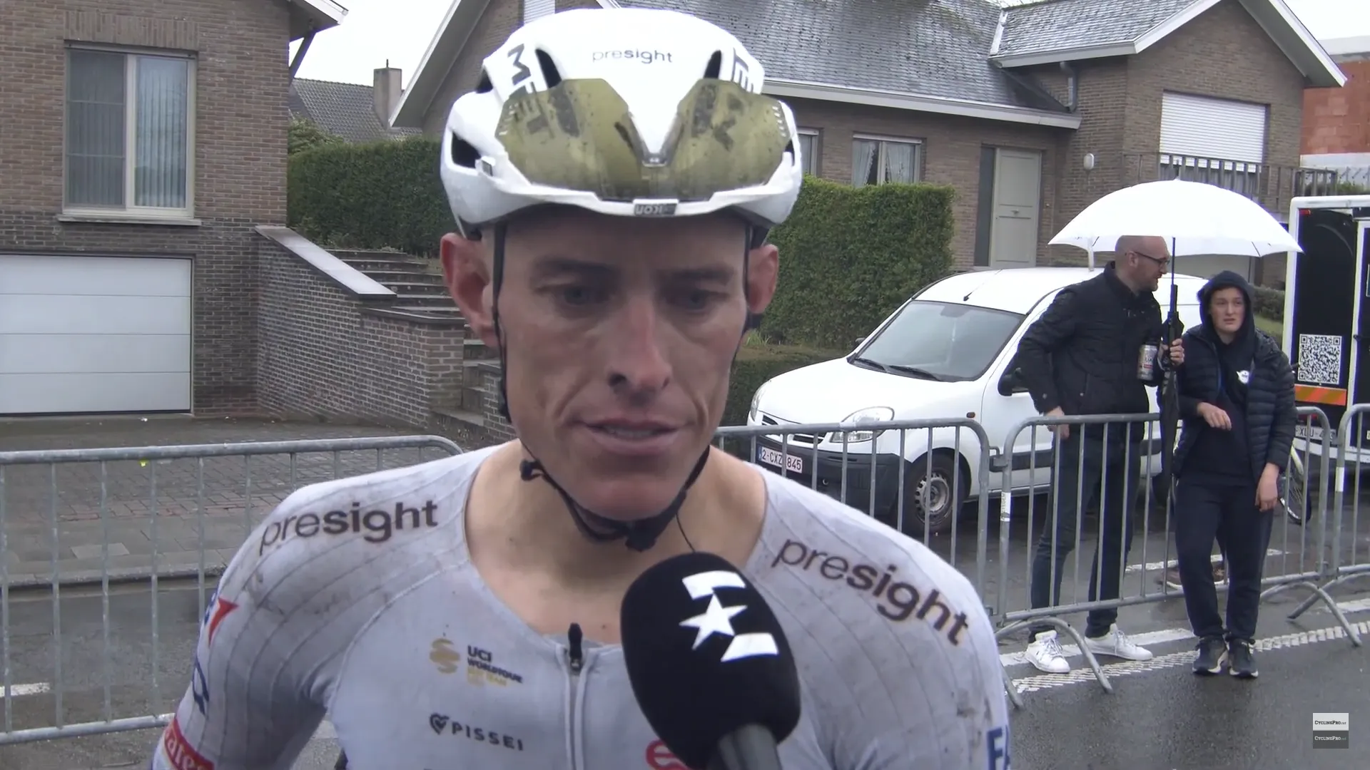 "We hebben een geweldige race gereden" - Nils Politt stijgt naar de derde plaats in de Ronde van Vlaanderen