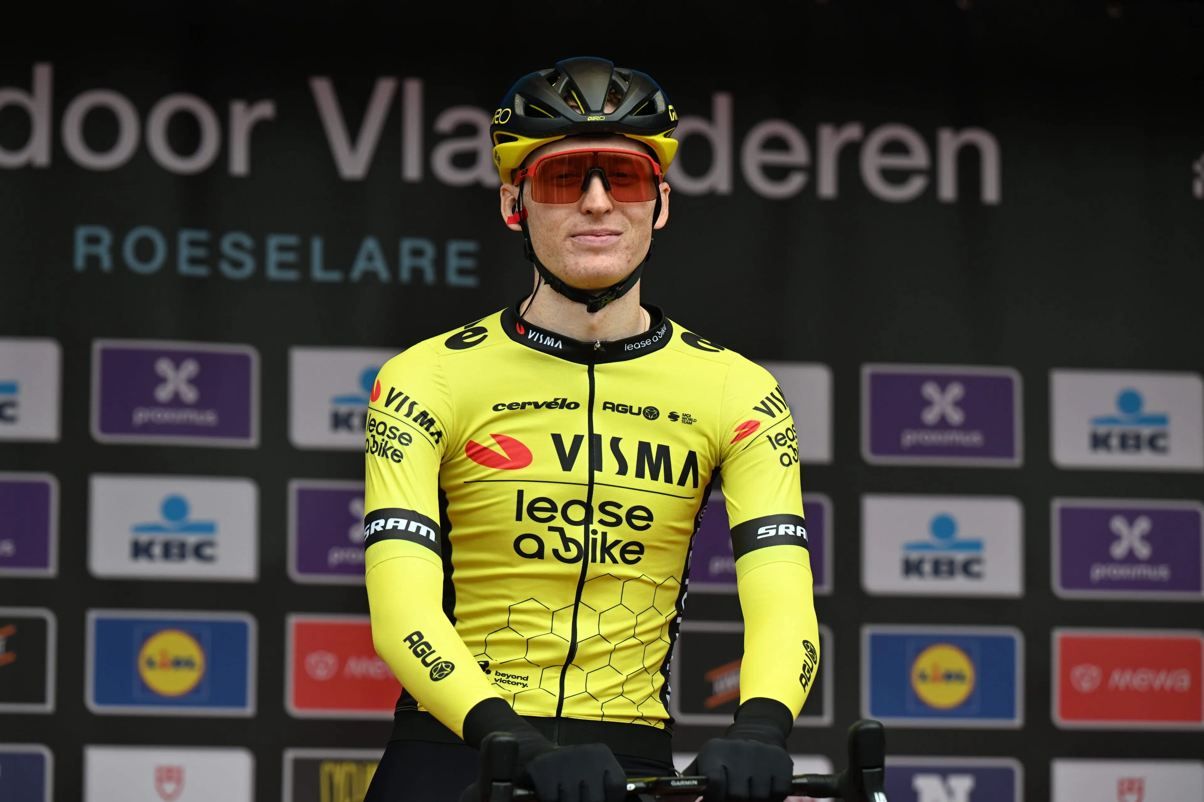 "Is dit wat fans willen zien? Renners die volledig onder het bloed zitten" - Matteo Jorgenson spreekt zich uit over de nieuwe chicane in Parijs-Roubaix