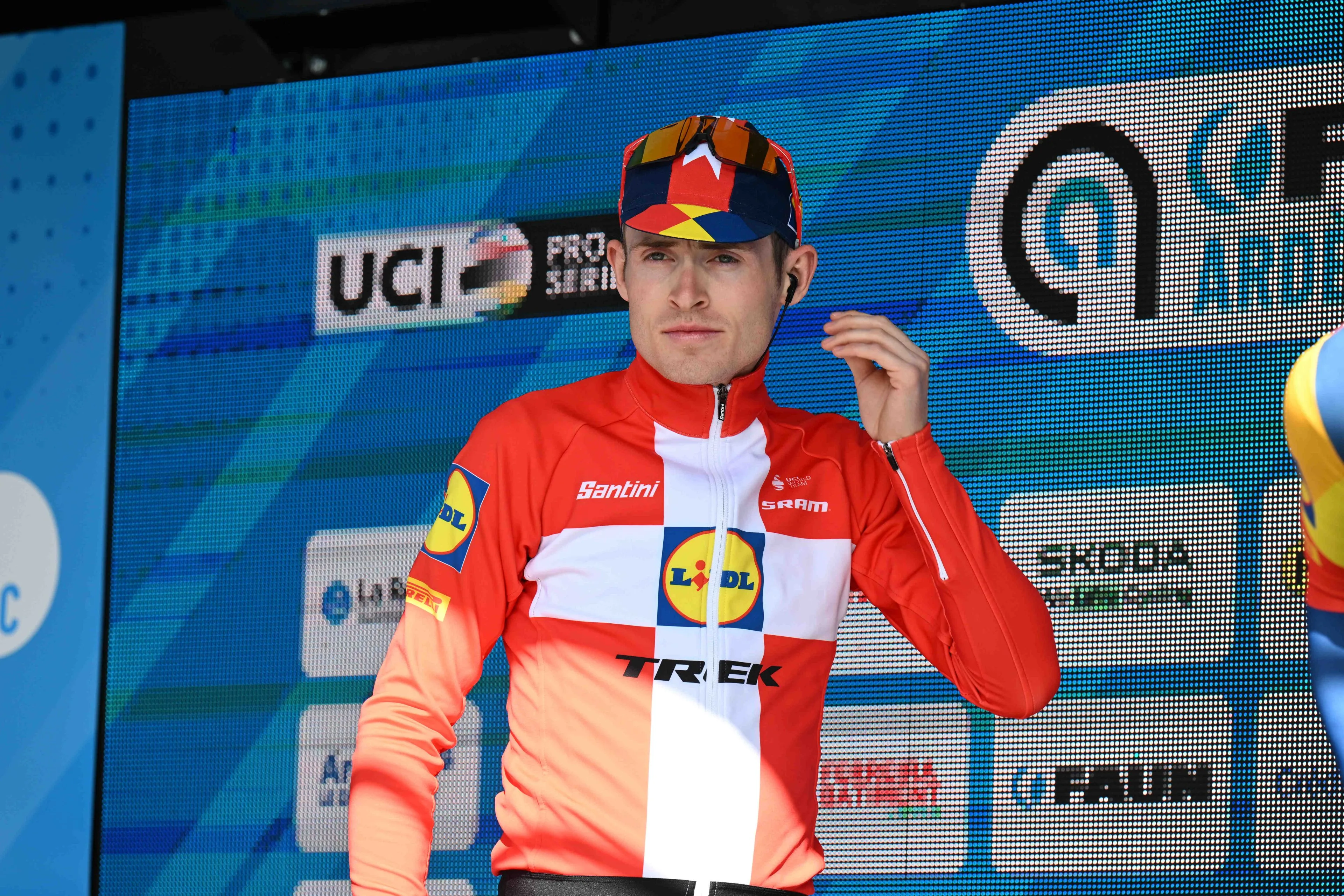 "Ik denk niet dat het iemands schuld was" - Mattias Skjelmose aan de leiding in het algemeen klassement van Ronde van Baskenland na opgaves van Roglic, Evenepoel, Vingegaard en anderen