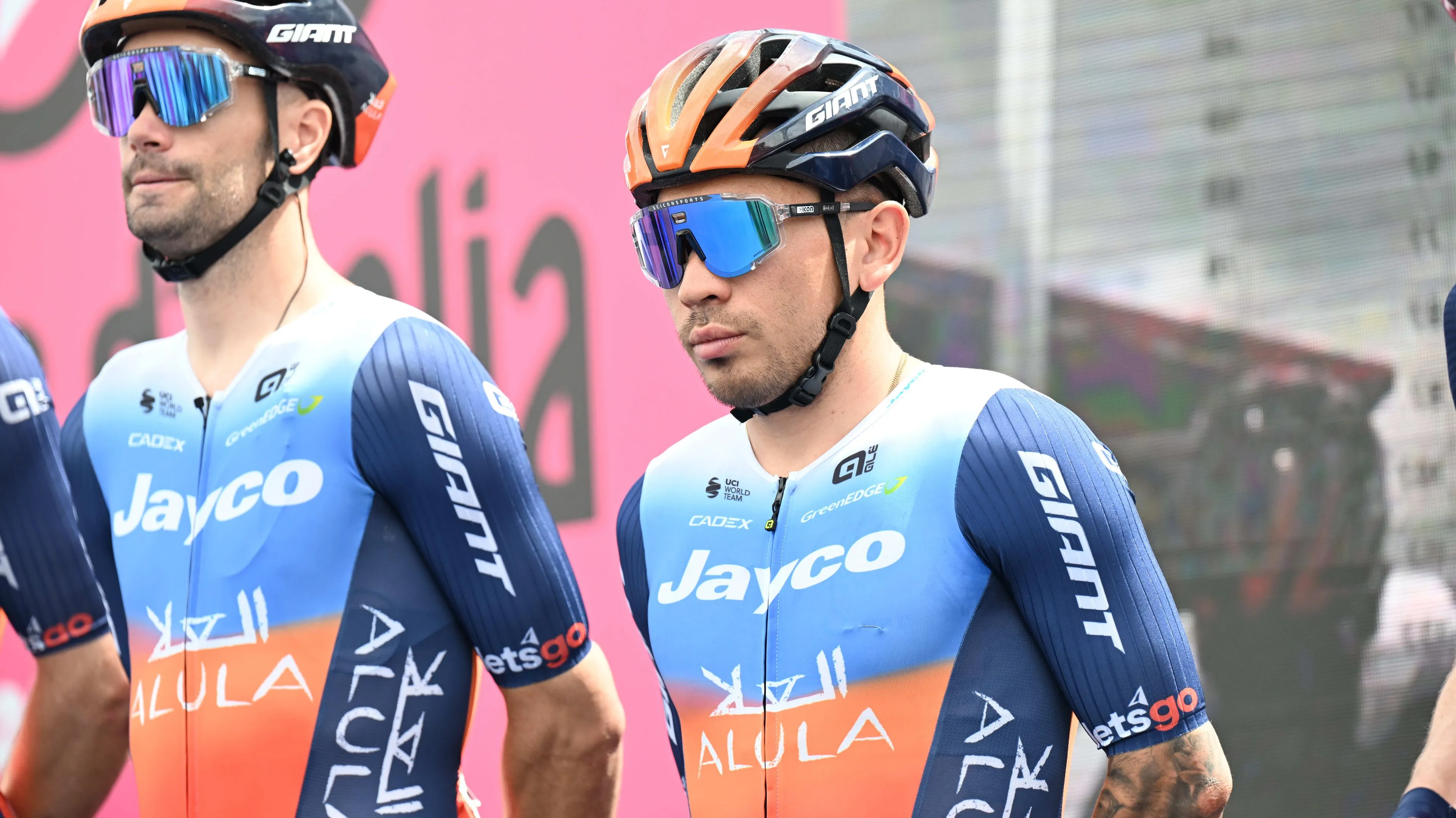 Eurosport-experts analyseren hoe moeilijk Caleb Ewan het heeft in de Giro d'Italia: "Als hij de finale ingaat, schakelt er iets uit en gaat het gewoon niet"