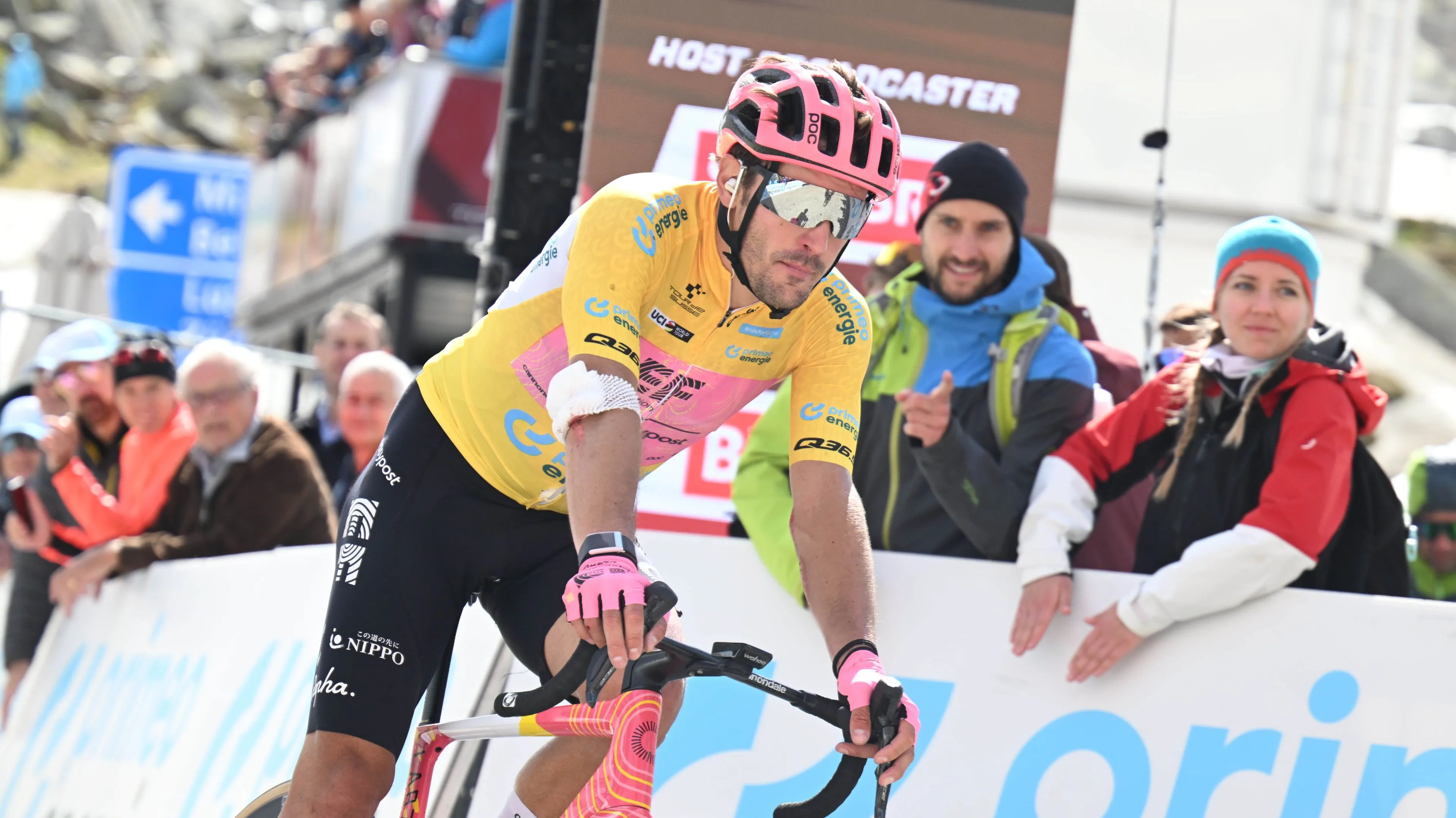 Richard Carapaz en Alberto Bettiol verlaten Tour de Suisse na valpartij in etappe 4 om te herstellen voor Tour de France