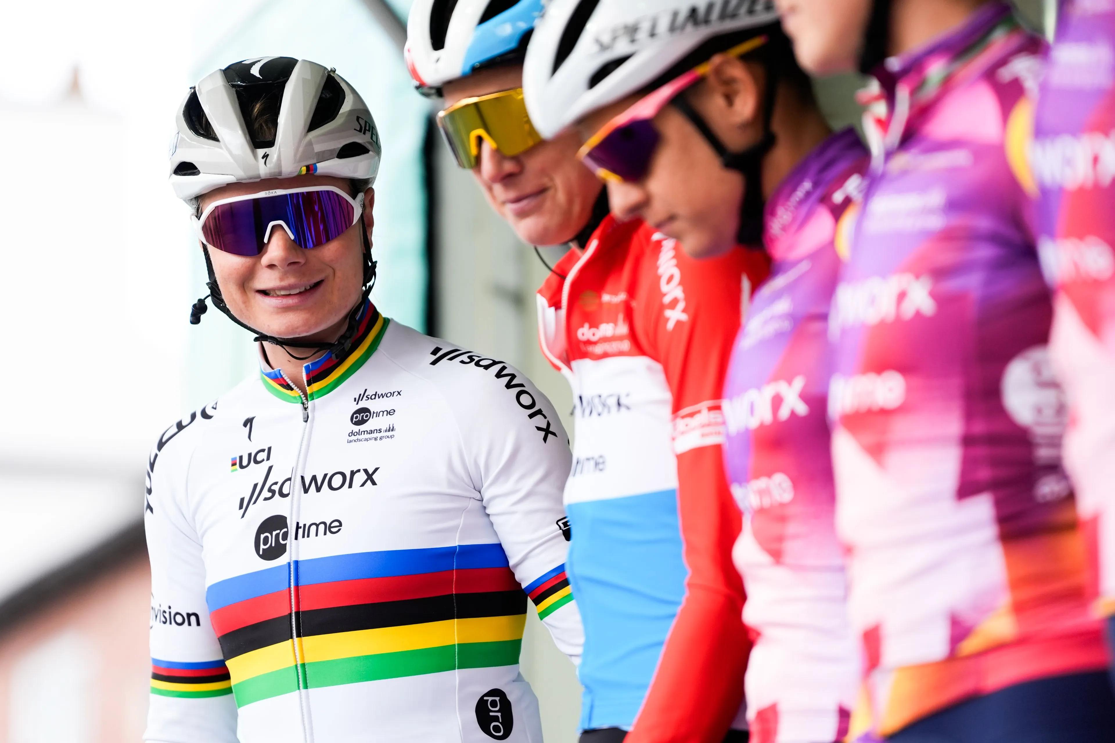 Lotte Kopecky wil nog niet speculeren over haar wedstrijdkalender in 2025: "Met wat ik nu weet, kan ik niet zeggen of ik voor de Tour ga"