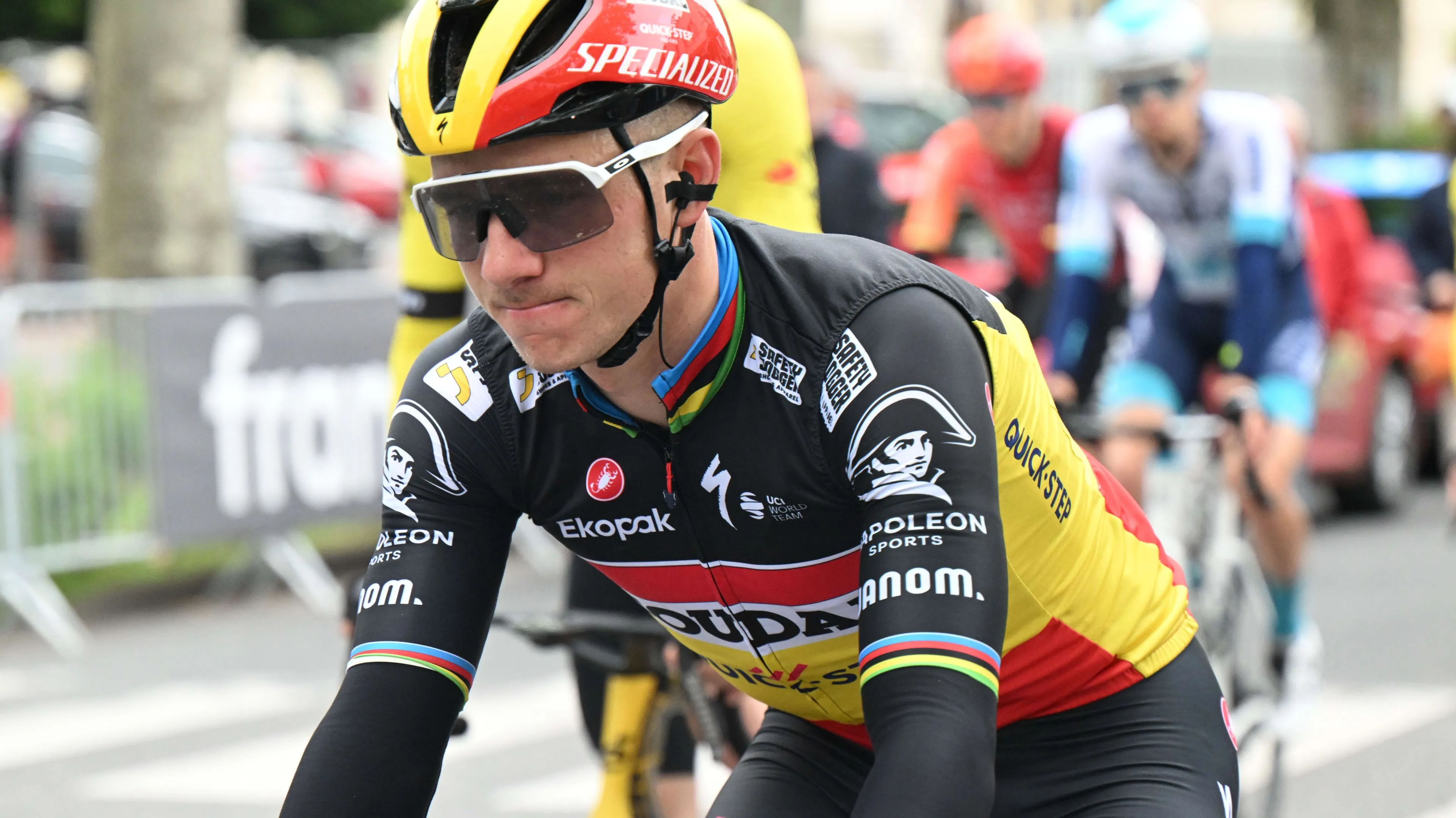 "Ik wilde me niet volledig in de sprint mengen" - Remco Evenepoel neemt geen risico's in tweede etappe Critérium du Dauphiné 2024