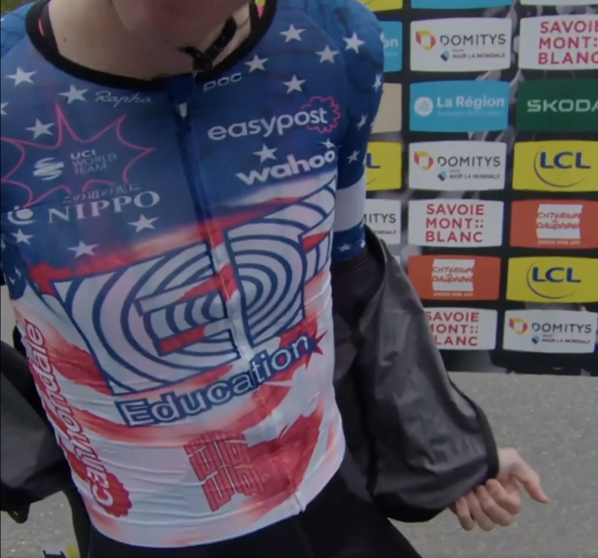 "Ik ben erg trots om mijn land te vertegenwoordigen" - Sean Quinn showt nieuwe Amerikaanse nationale kampioenstrui tijdens Critérium du Dauphiné