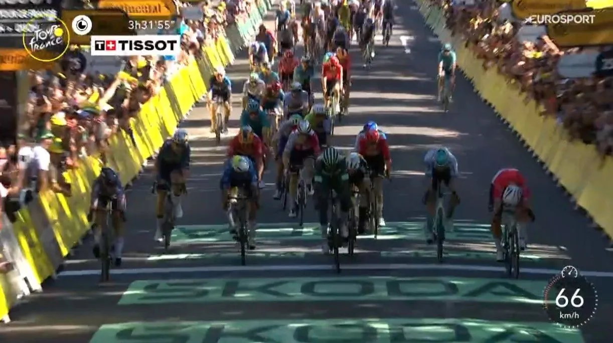 Dylan Groenewegen verslaat Jasper Philipsen en pakt de overwinning in etappe 6 van Tour de France 2024
